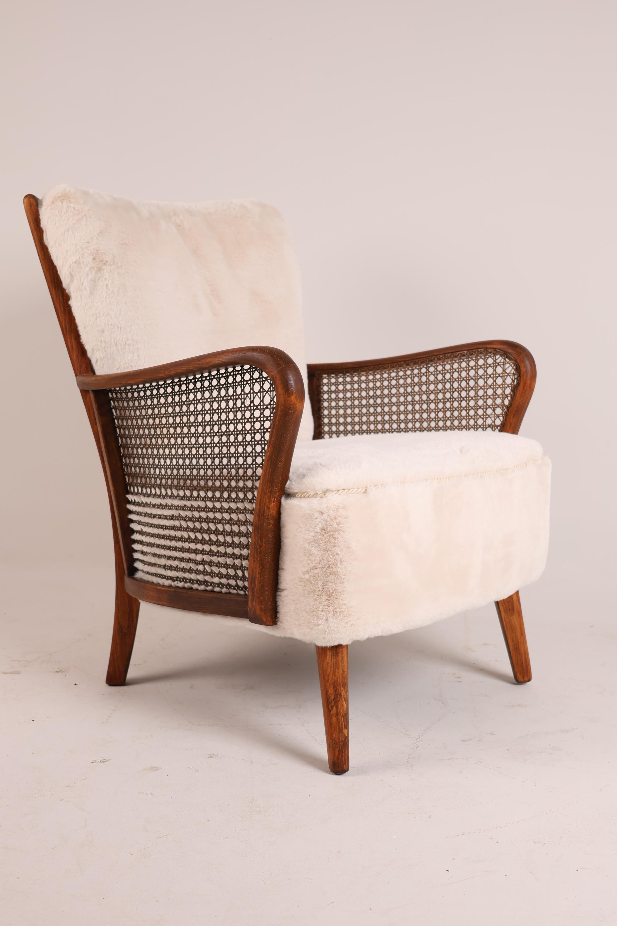 Mid 20th Century Lounge Chair in Rattan For Sale 2