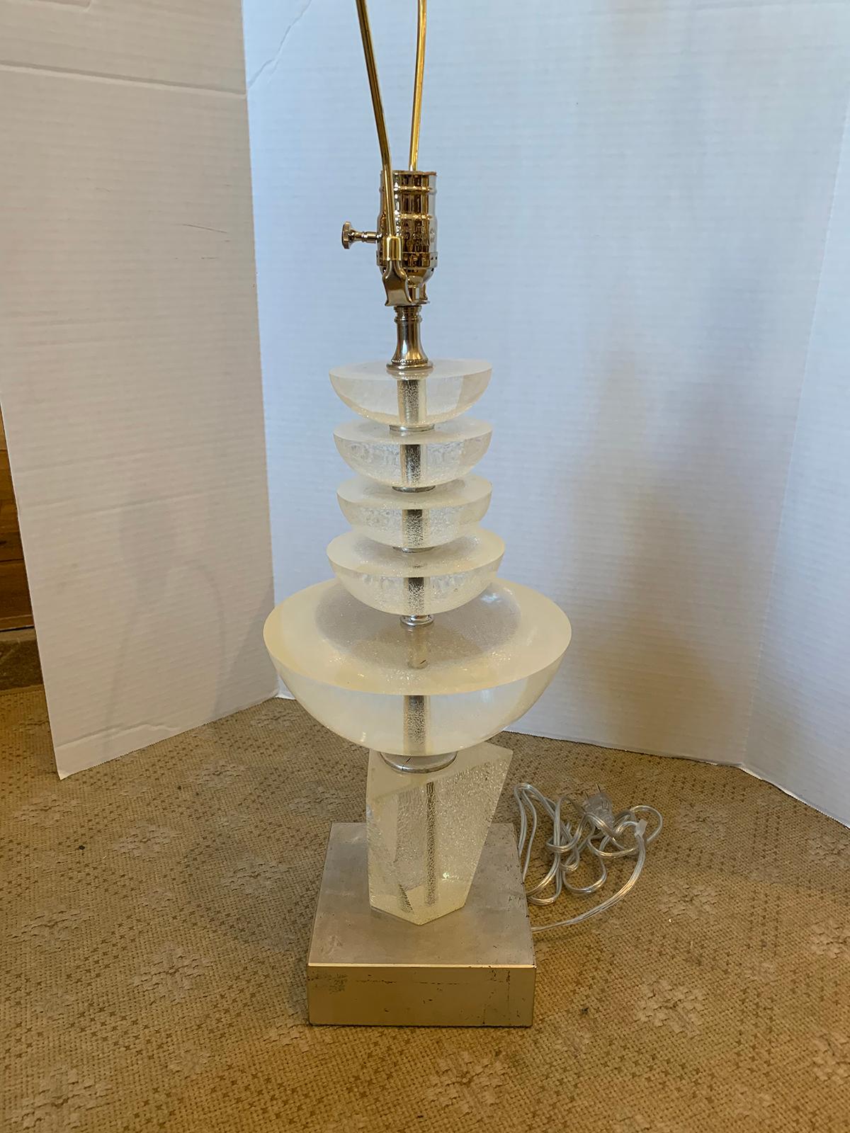 Mid-20th Century Lucite Lamp on Custom Silver Gilt Base For Sale 4