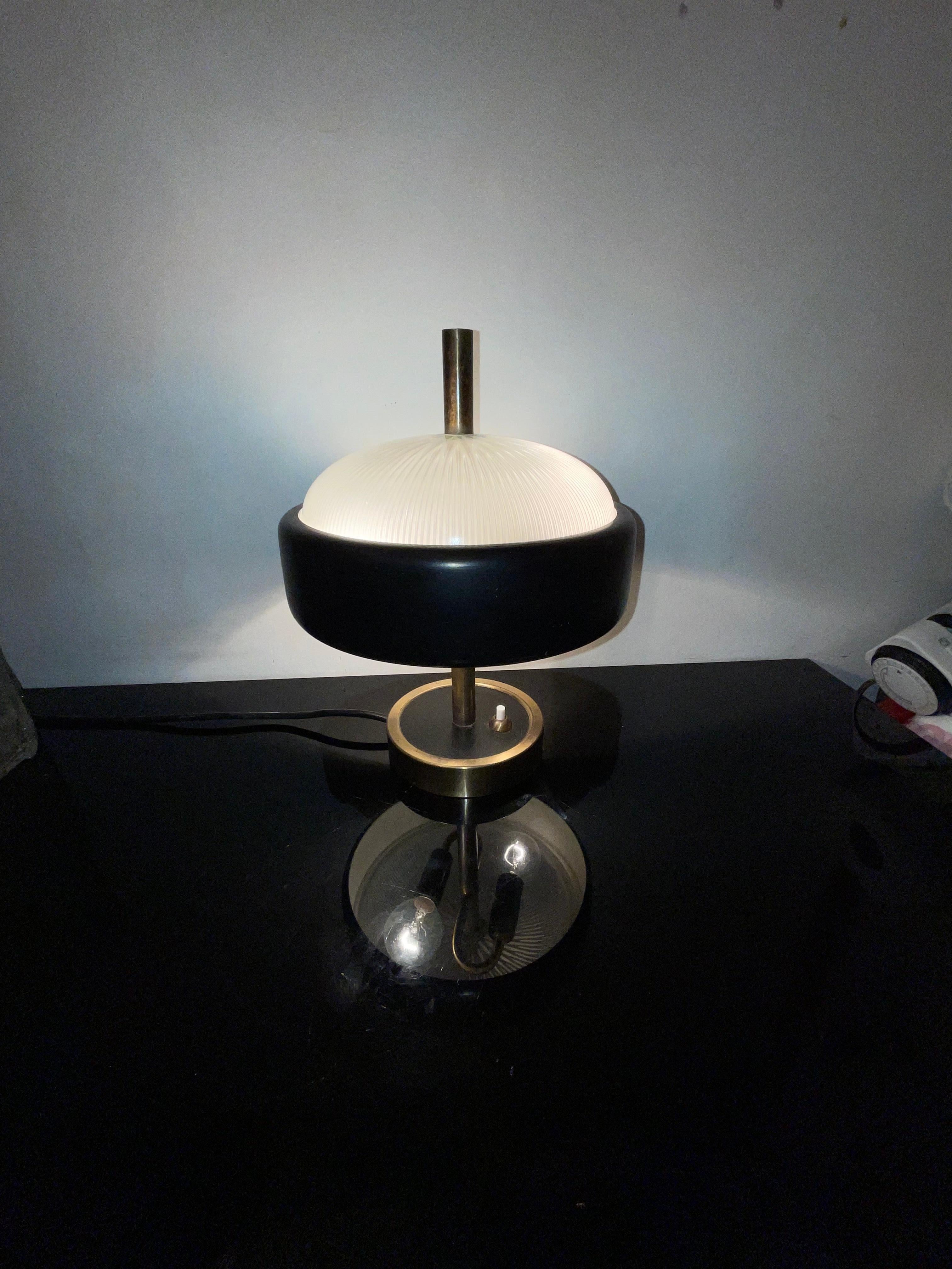 Milieu du XXe siècle- Lumi - Oscar Torlasco, lampe de table en vente 4