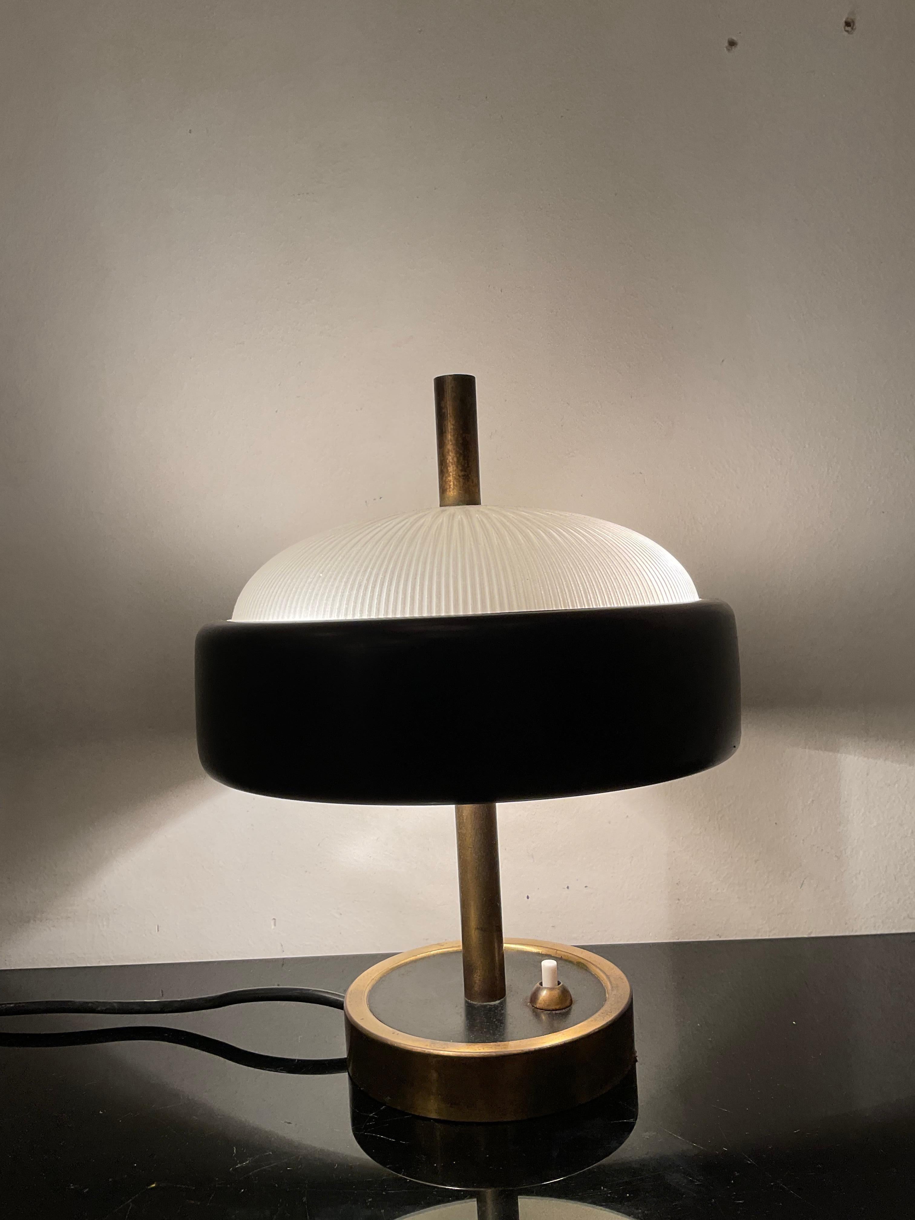 Milieu du XXe siècle- Lumi - Oscar Torlasco, lampe de table en vente 6