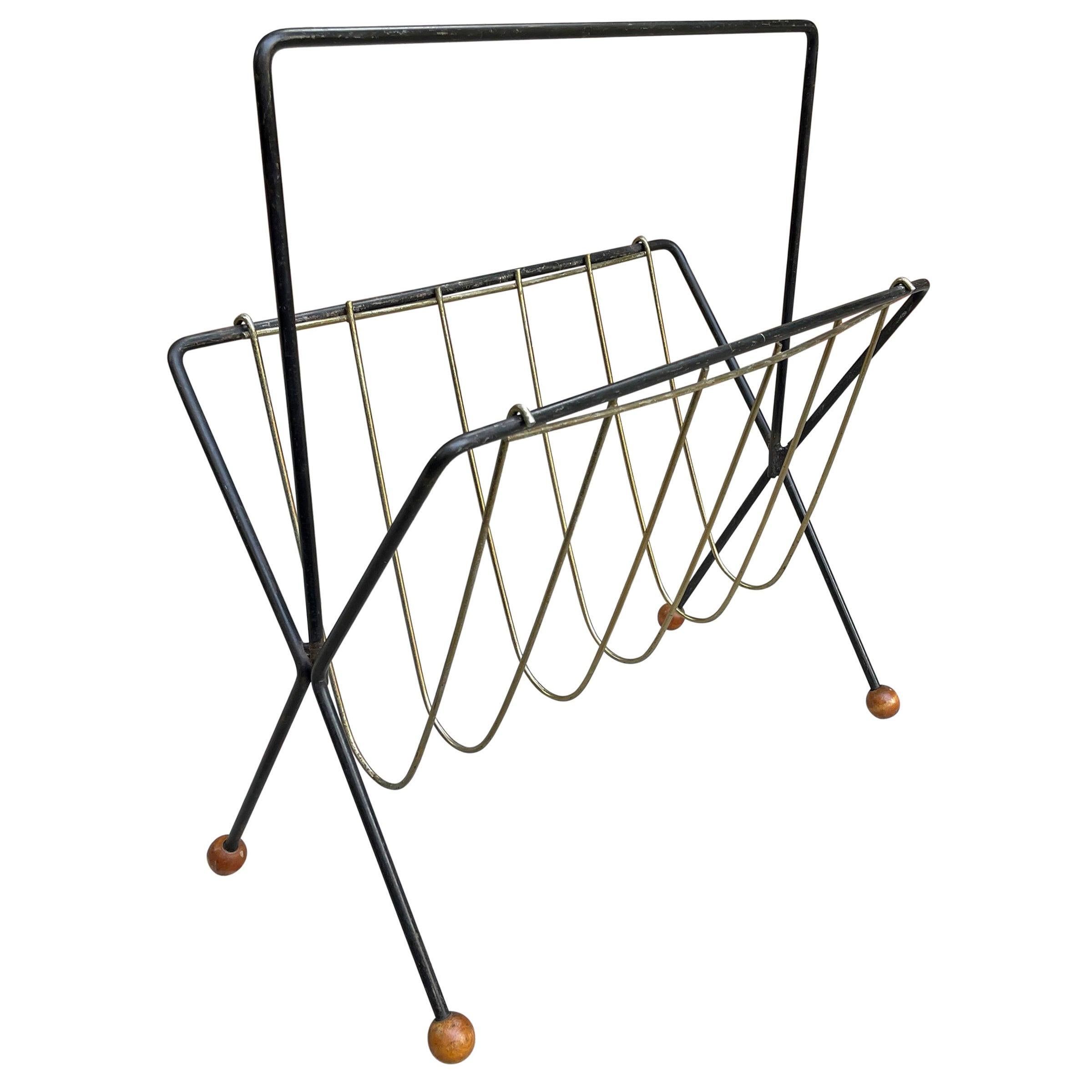 20th Century Hollywood Regency Brass Magazine Rack For Sale at 1stDibs