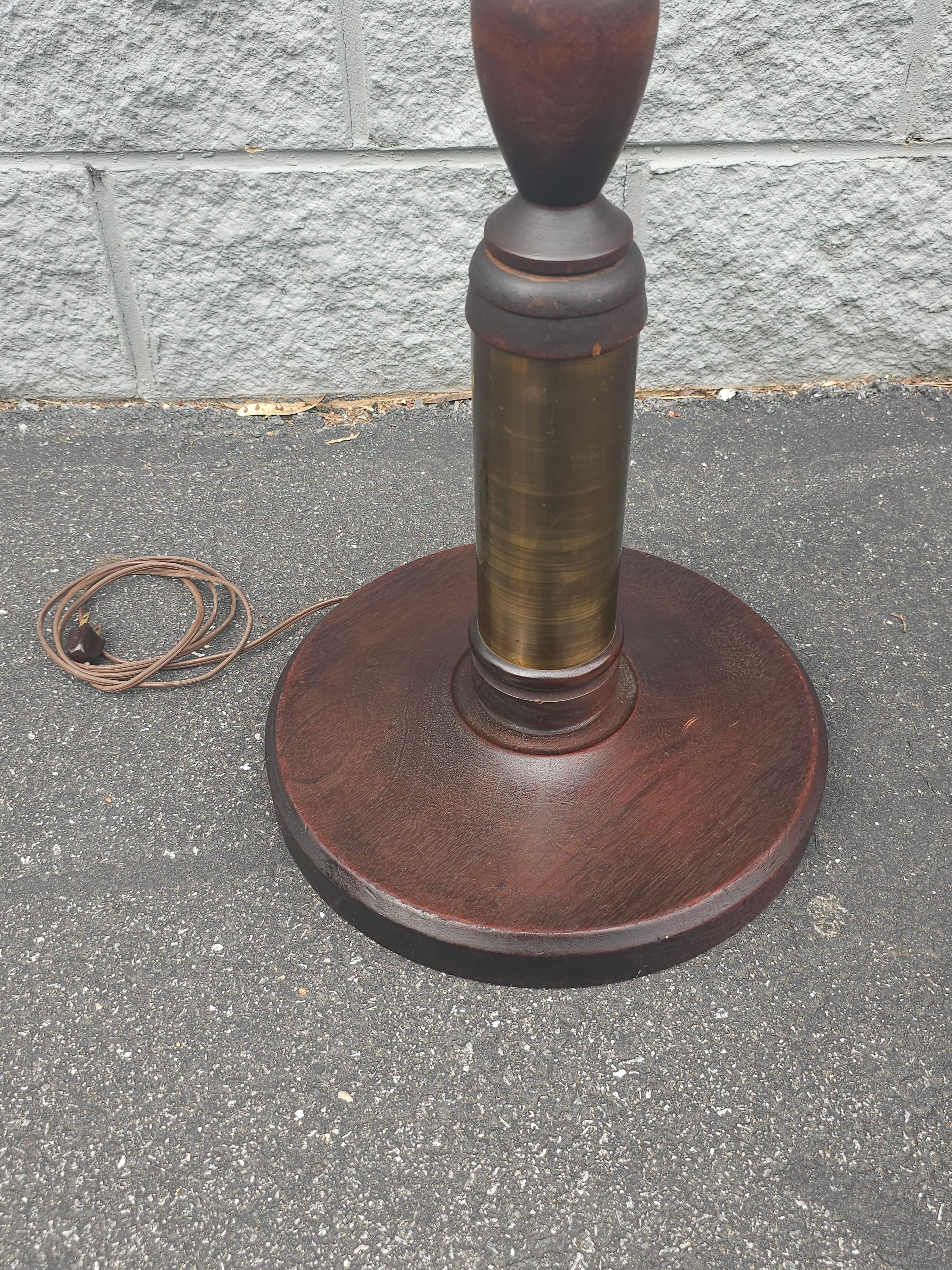 Mid-20th Century Mahogany and Brass Inset Dual Lights Floor Lamp For Sale 2