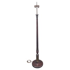 Lampada da terra a doppia luce con inserti in ottone e mogano della metà del XX secolo