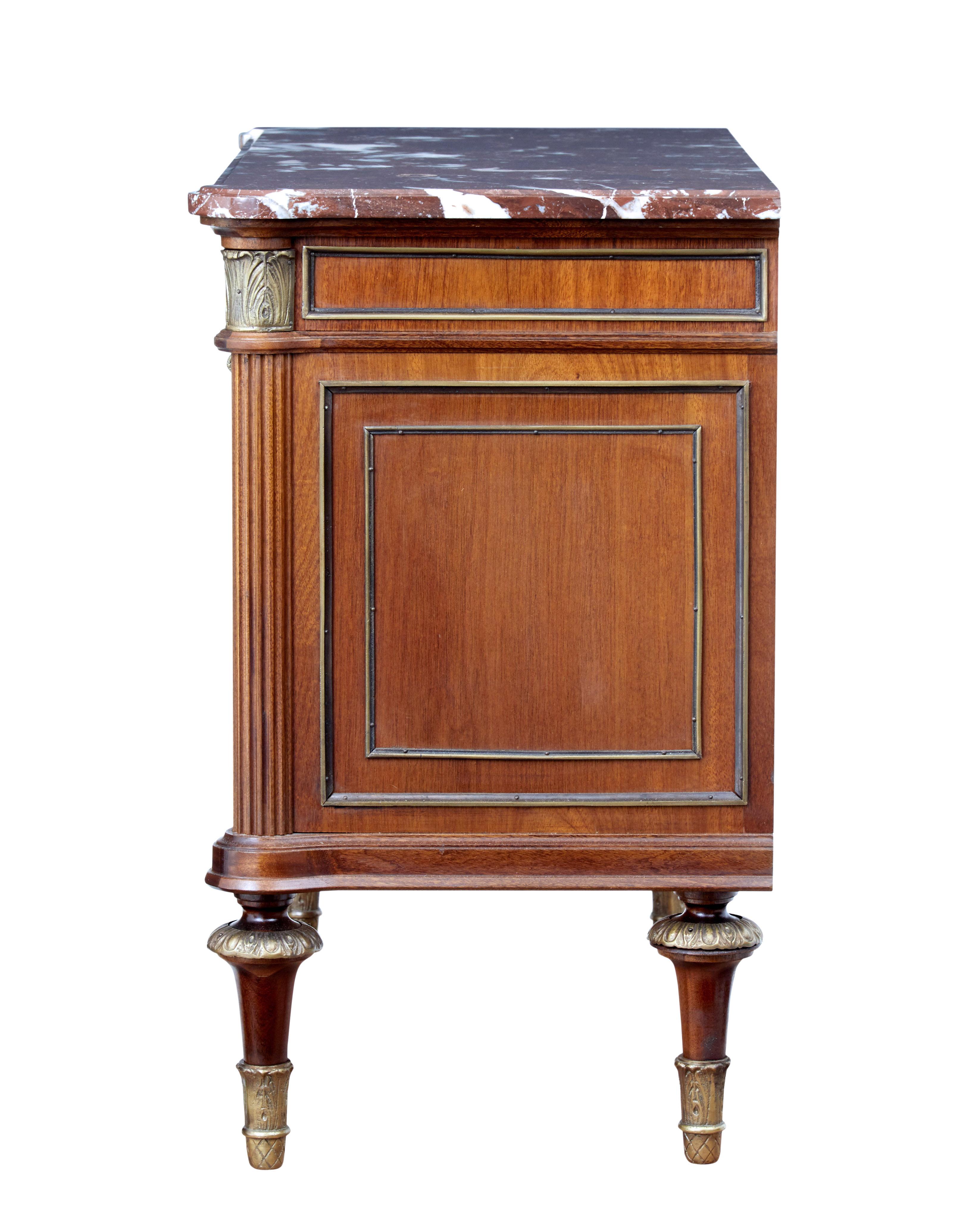 Mid-20th Century Mahogany Marble-Top Commode (Holzarbeit)