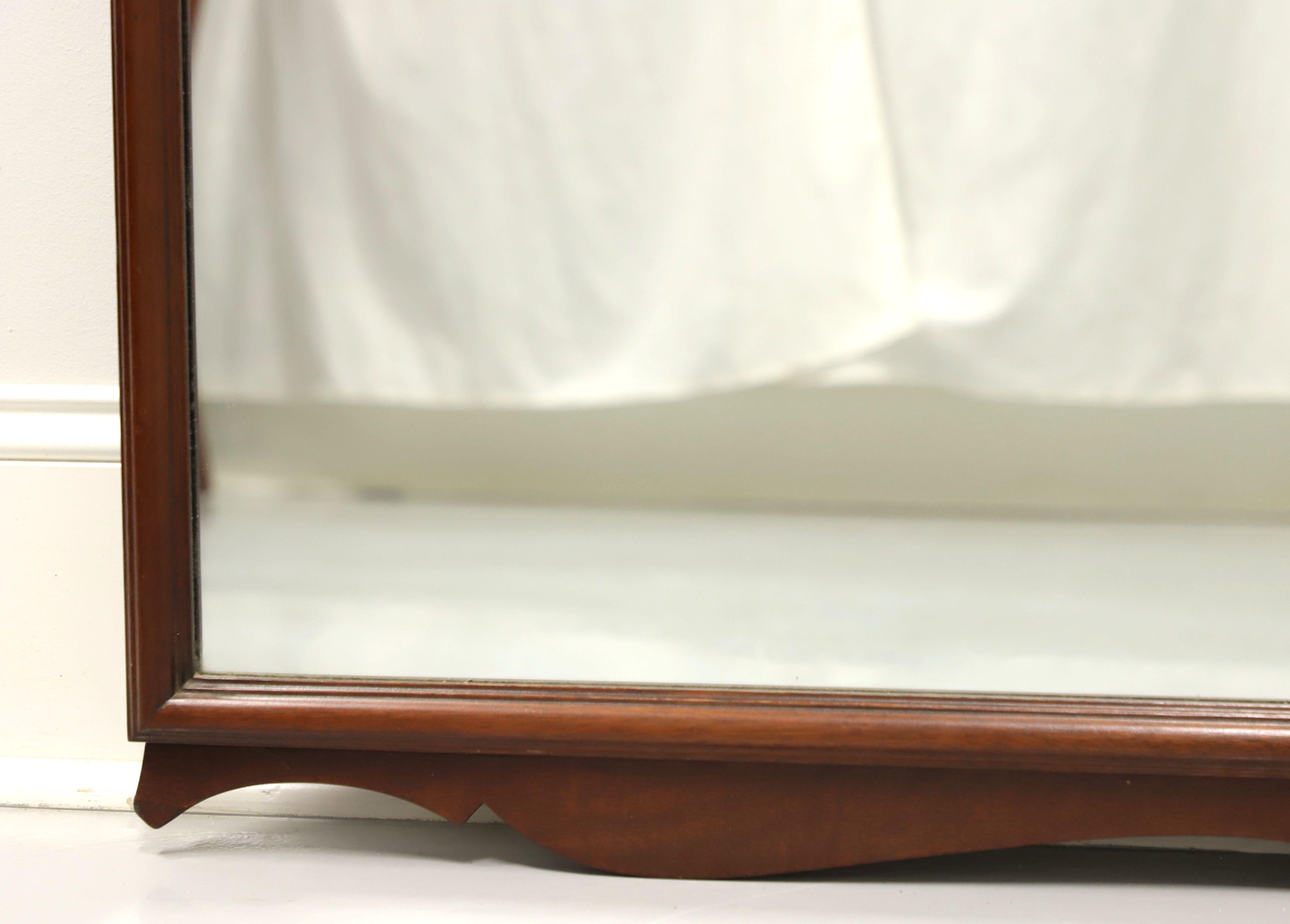 Mid 20th Century Mahogany Prince of Wales Plumes Traditional Wall Mirror In Good Condition For Sale In Charlotte, NC