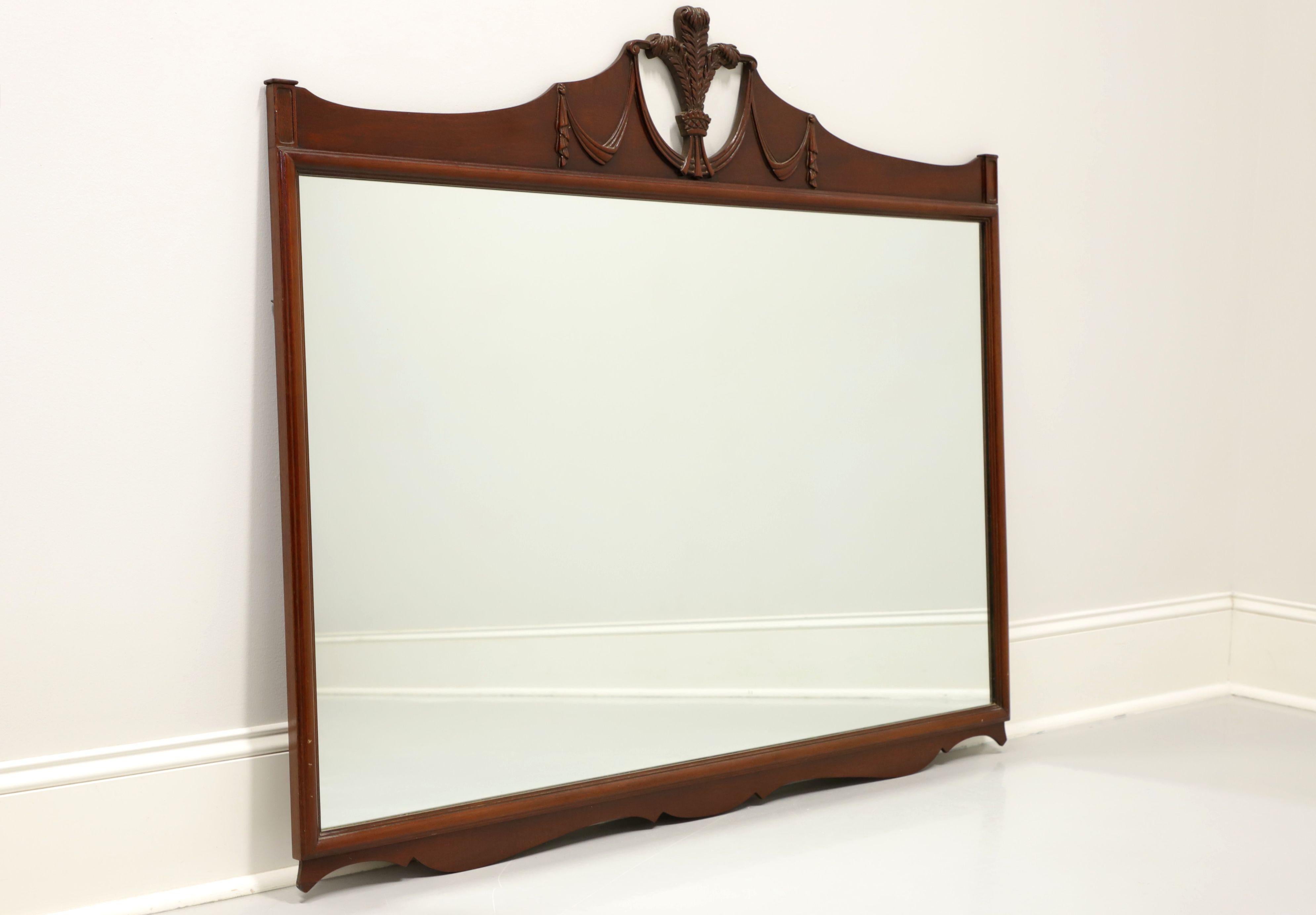 Mid 20th Century Mahogany Prince of Wales Plumes Traditional Wall Mirror For Sale 3