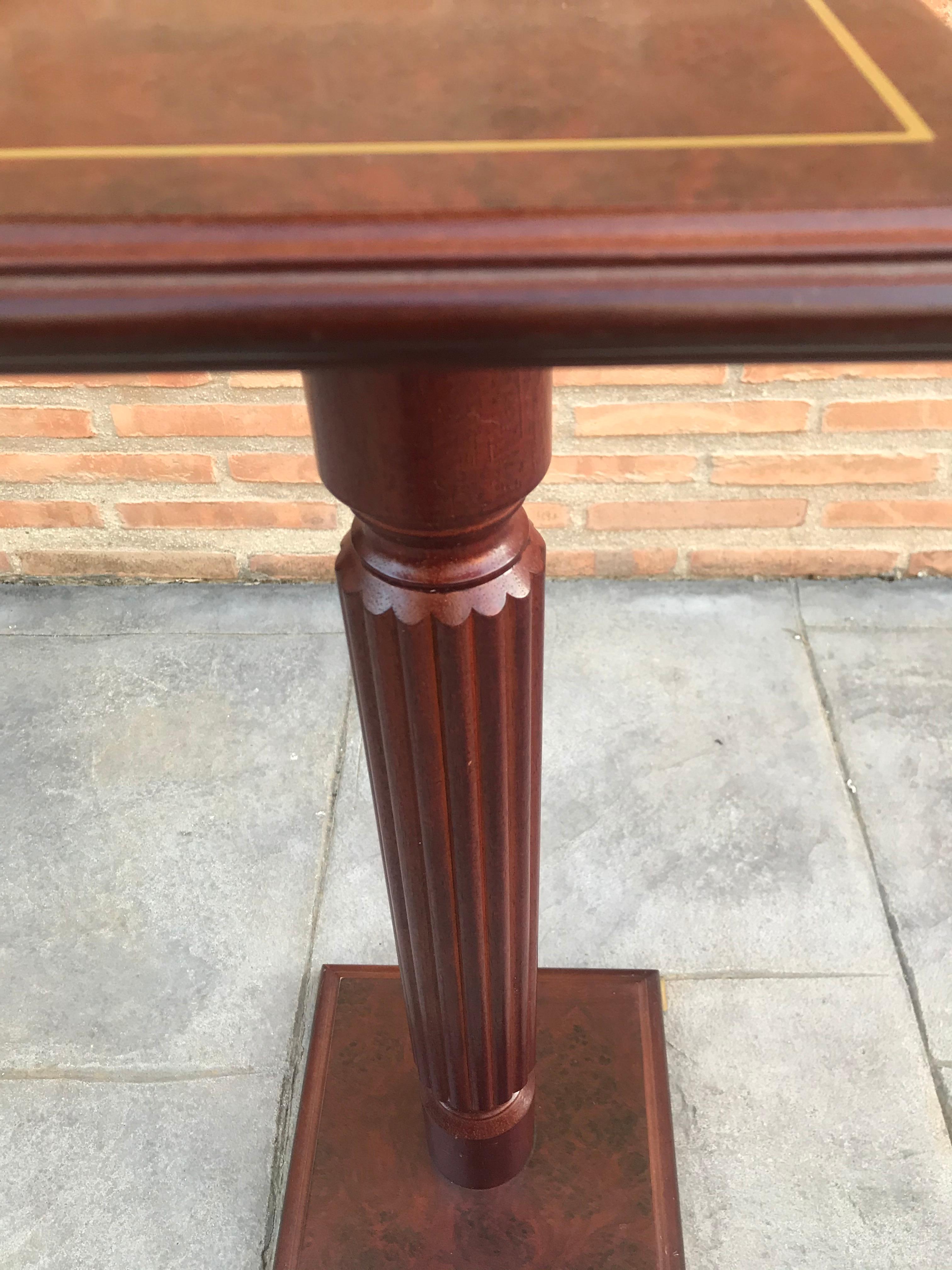 Mid-20th Century Mahogany Wood Square Top Pedestal Table For Sale 2