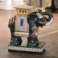 Siège de jardin en faïence peint à la main en forme d'éléphant, Malaisie, milieu du 20e siècle