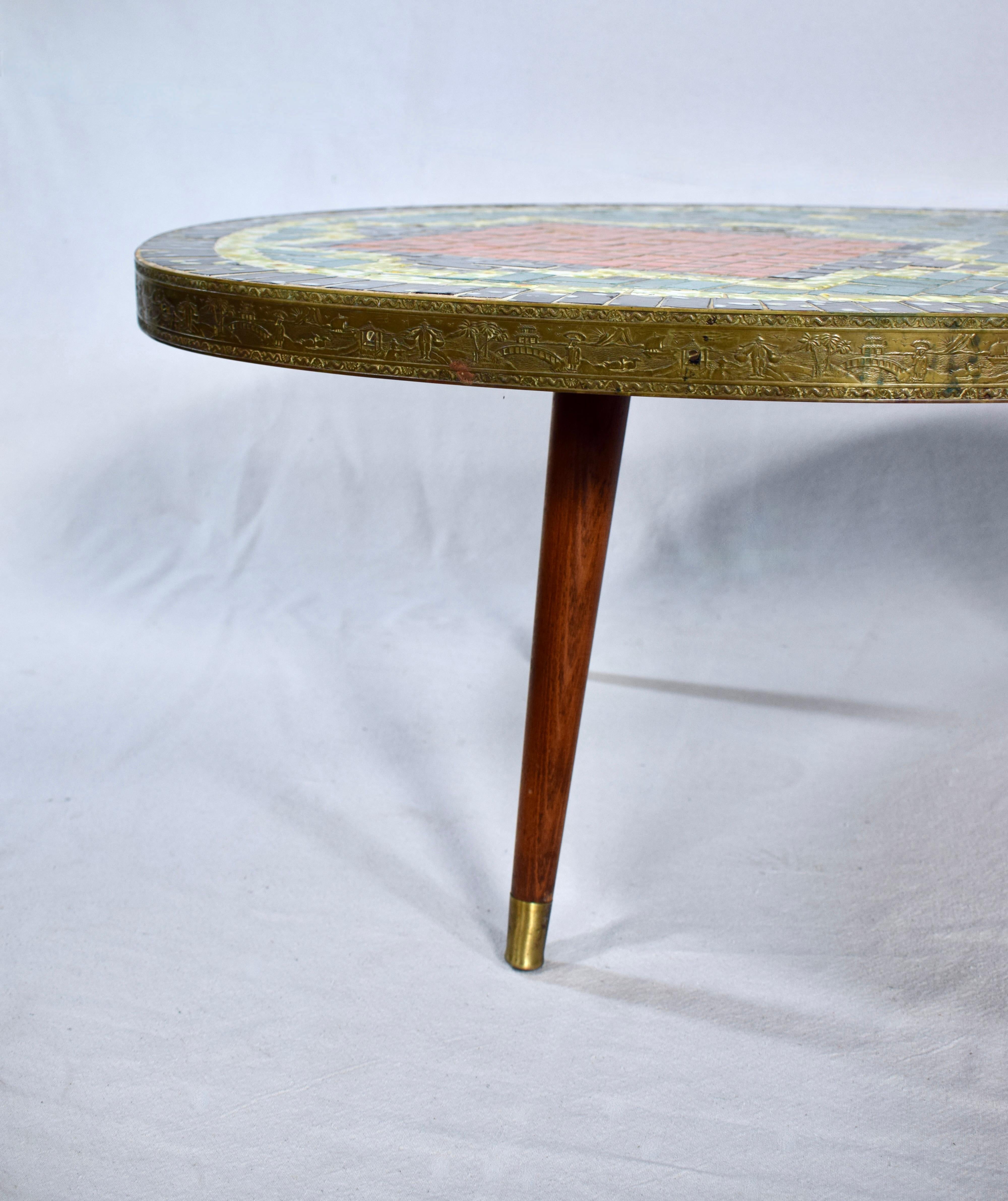 Table Boomerang en mosaïque de style Martz du milieu du 20e siècle en vente 2
