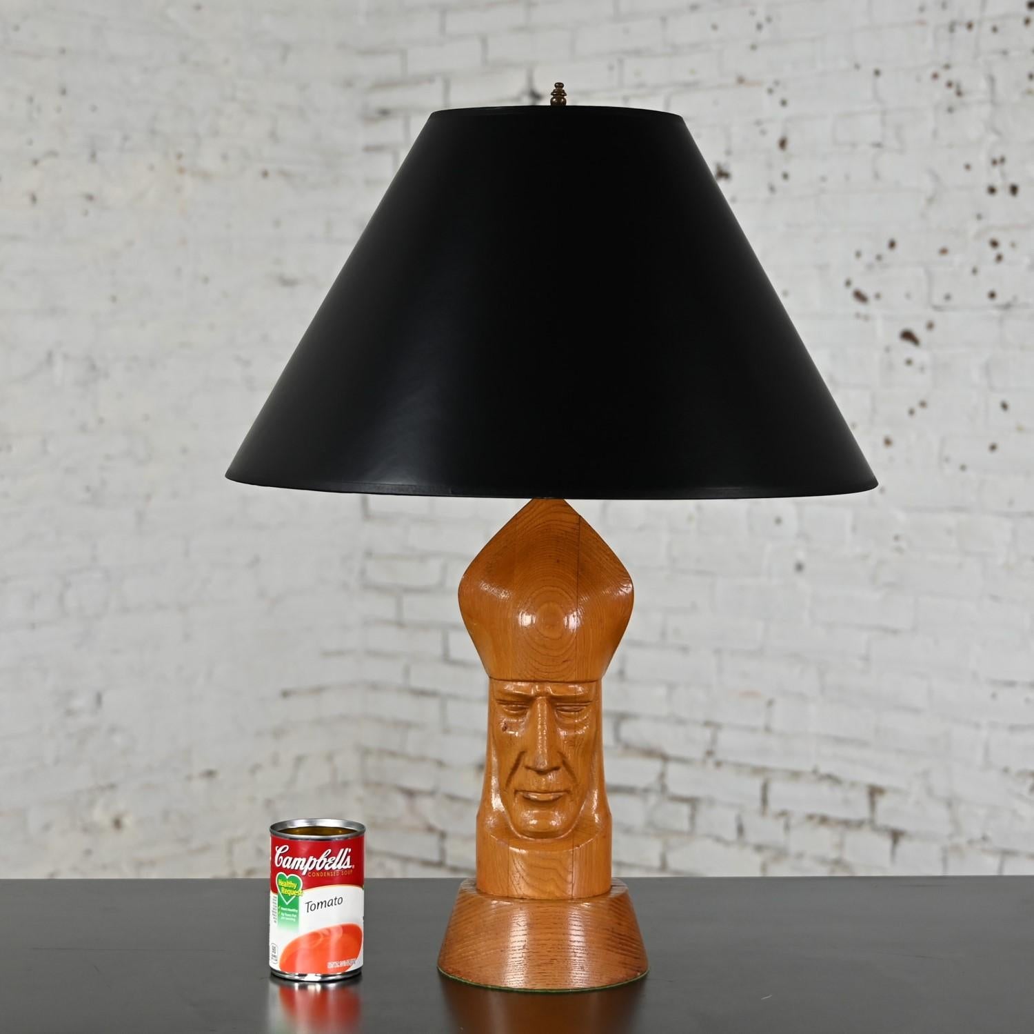 Mid-20th Century MCM Wood Sculved Wood Bishop Chess Pieces Table Lamp Black Paper Shade en vente 3