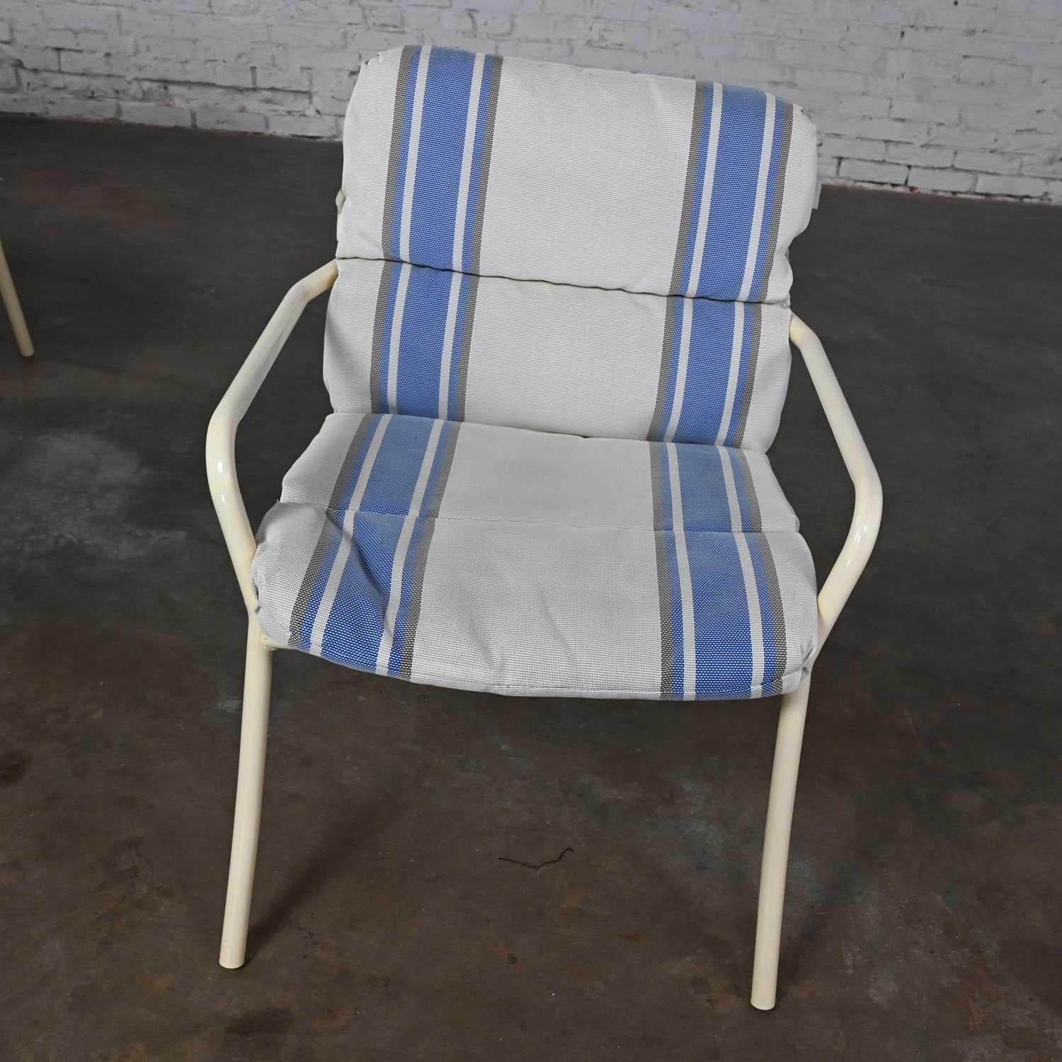 Mid-20th Century MCM Tropitone Outdoor Chairs with Vinyl Straps & Cushions Set 6 For Sale 2