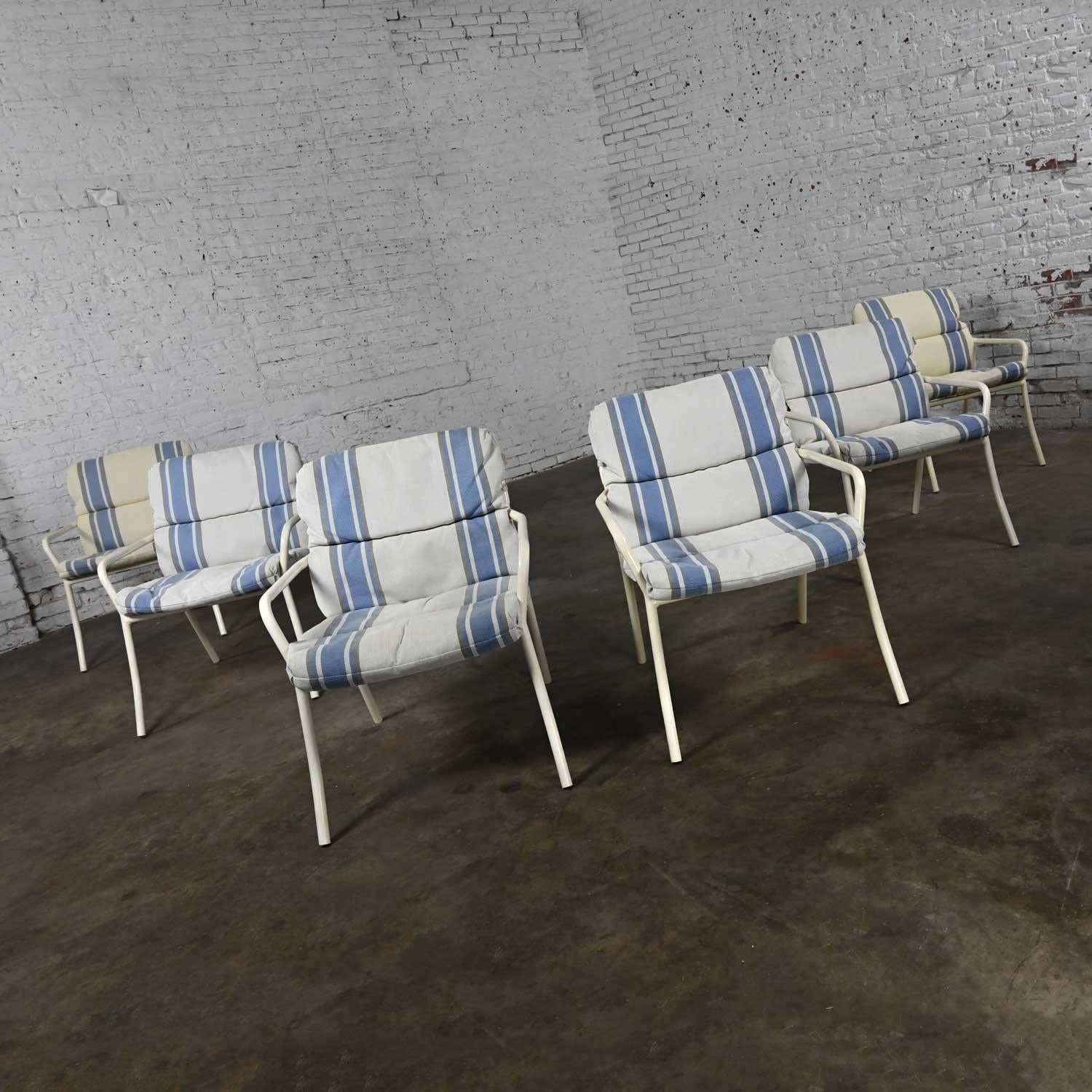 American Mid-20th Century MCM Tropitone Outdoor Chairs with Vinyl Straps & Cushions Set 6 For Sale