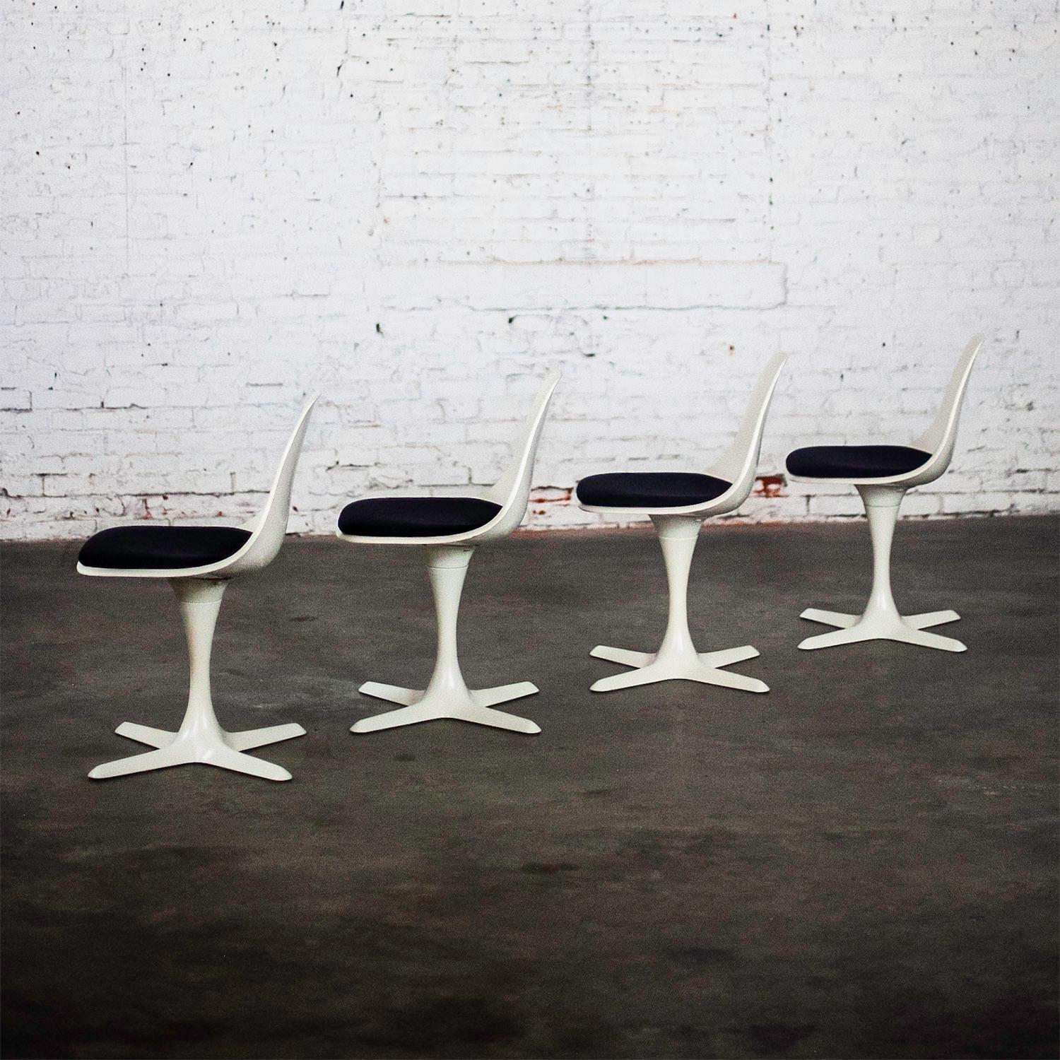 Mid-20th Century MCM Tulip Chairs White Shell & Black Cushions by Burke Set of 4 For Sale 6