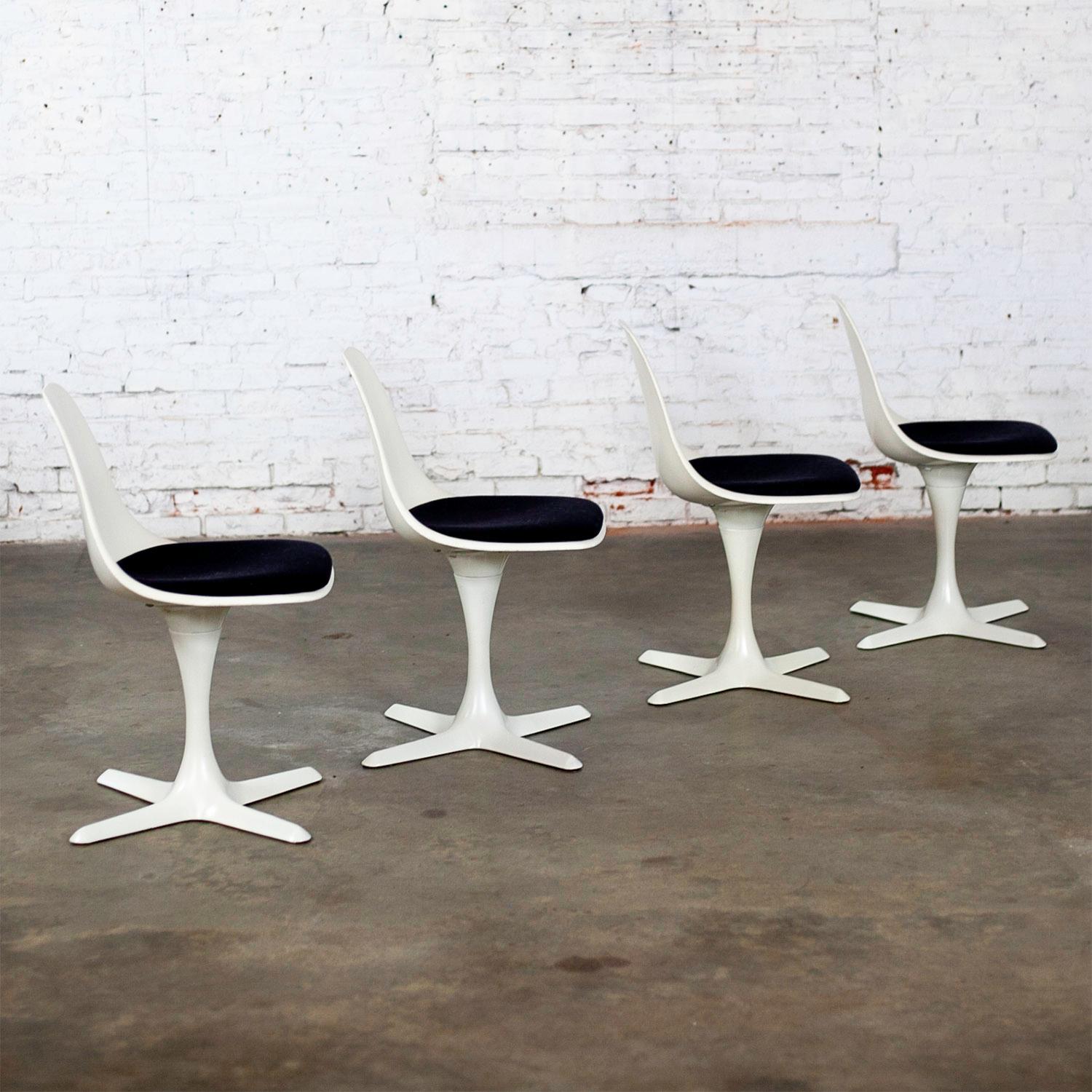 Mid-20th Century MCM Tulip Chairs White Shell & Black Cushions by Burke Set of 4 For Sale 7