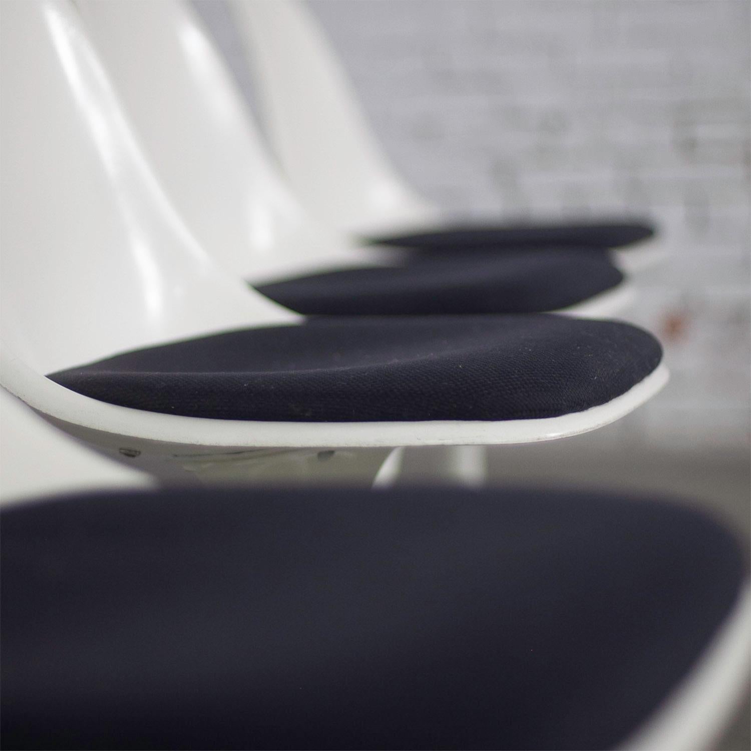 Mid-Century Modern Mid-20th Century MCM Tulip Chairs White Shell & Black Cushions by Burke Set of 4 For Sale