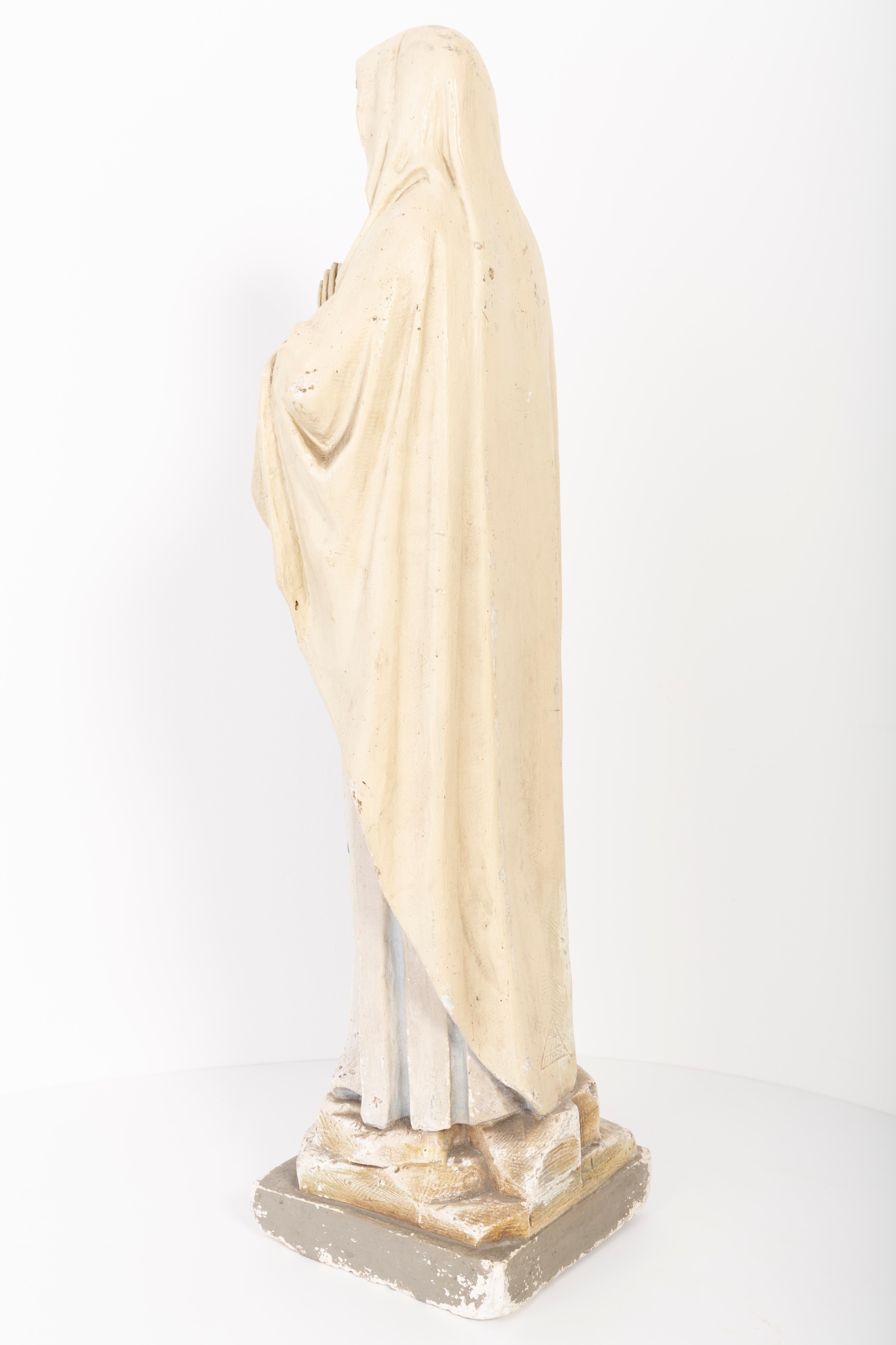 Medium Santa Maria Gypsum-Skulptur aus der Mitte des 20. Jahrhunderts, Italien, 1952 im Angebot 4