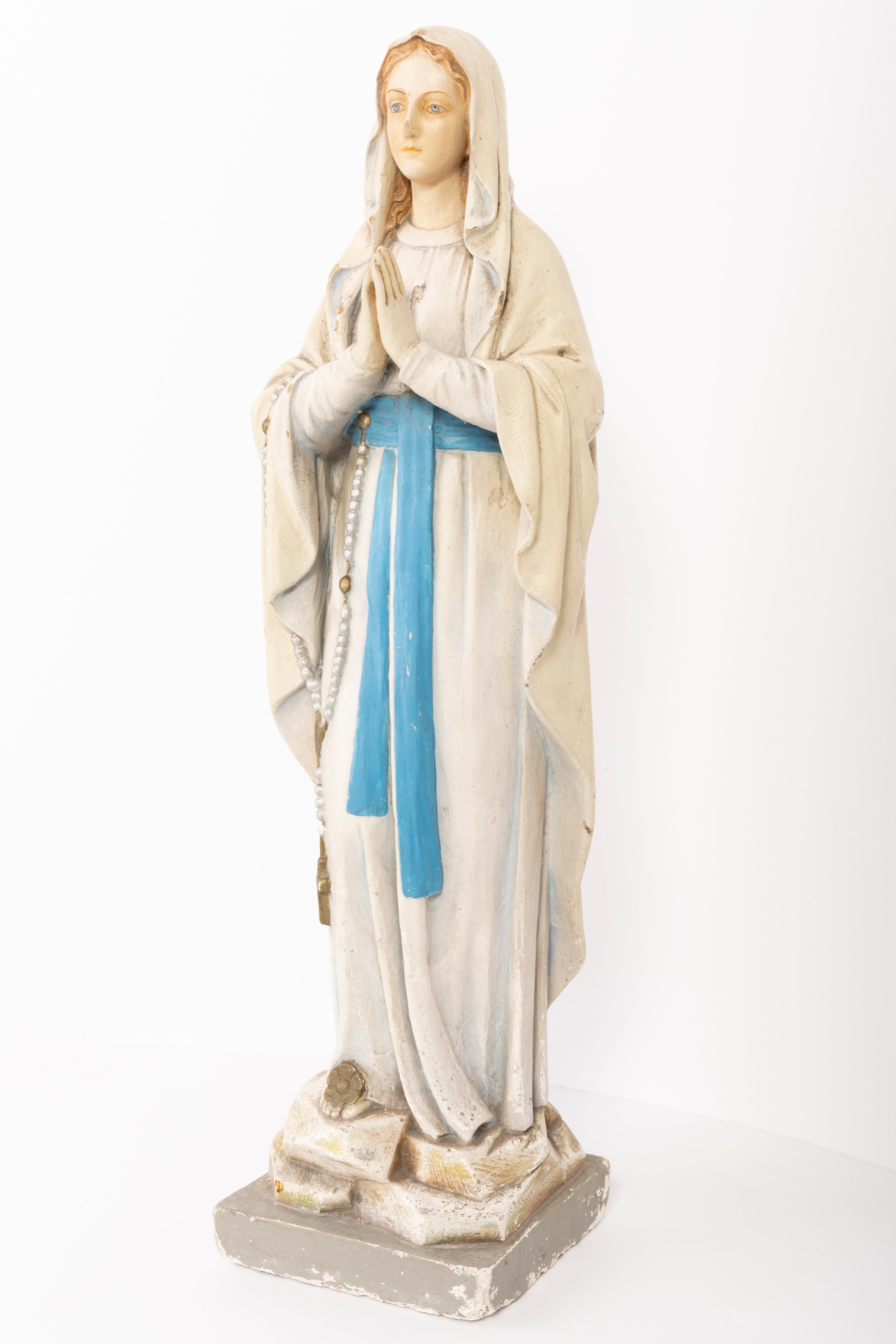 Medium Santa Maria Gypsum-Skulptur aus der Mitte des 20. Jahrhunderts, Italien, 1952 (Italienisch) im Angebot