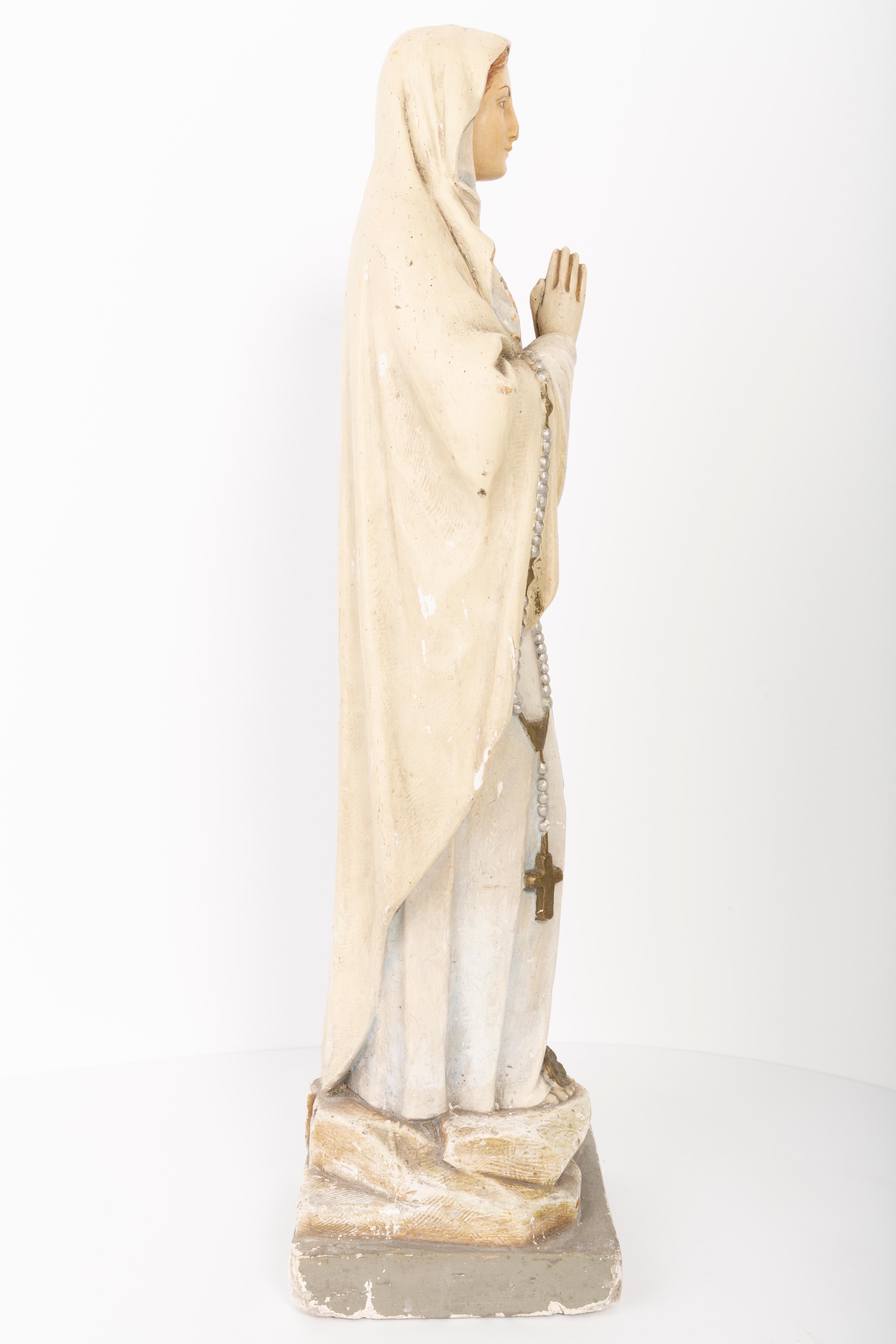 Medium Santa Maria Gypsum-Skulptur aus der Mitte des 20. Jahrhunderts, Italien, 1952 im Angebot 1