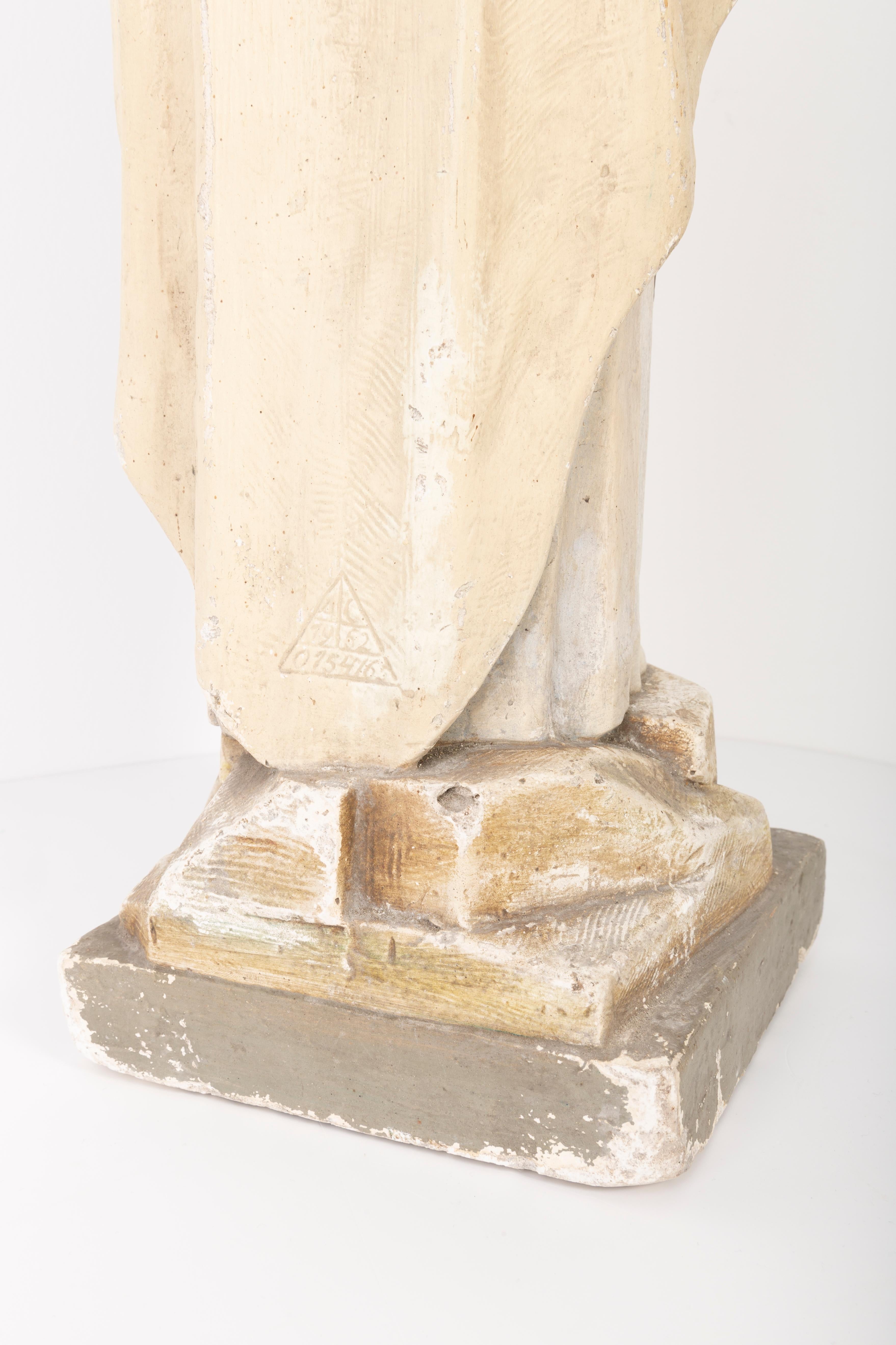 Medium Santa Maria Gypsum-Skulptur aus der Mitte des 20. Jahrhunderts, Italien, 1952 im Angebot 3