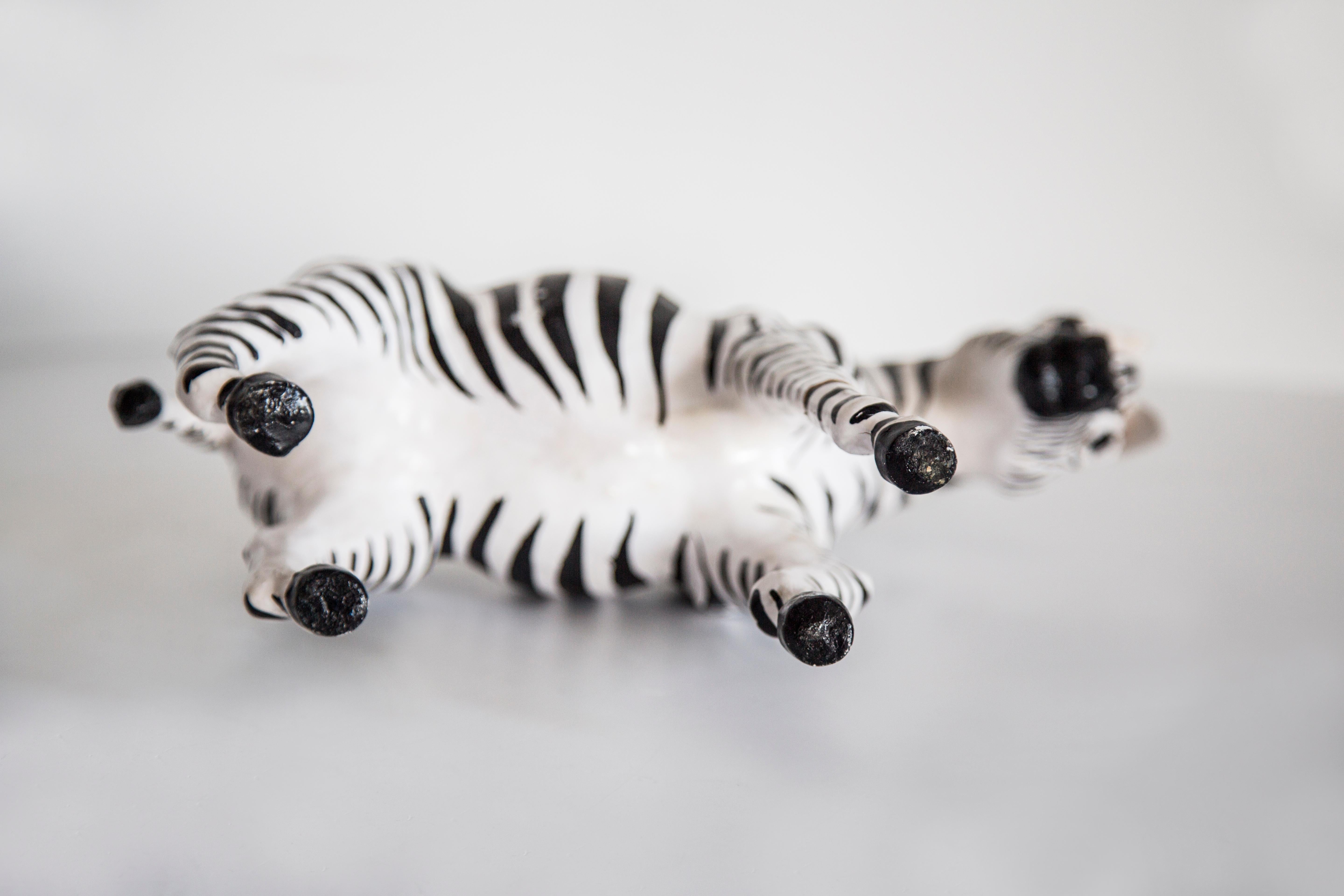 Mid-20th Century Medium Zebra Gypsum Sculpture, France, 1960s For Sale 13