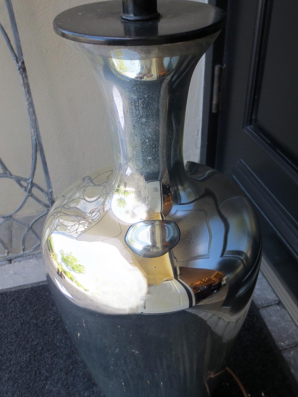 Mid-20th Century Mercury Glass Urn Lamp In Good Condition For Sale In Atlanta, GA