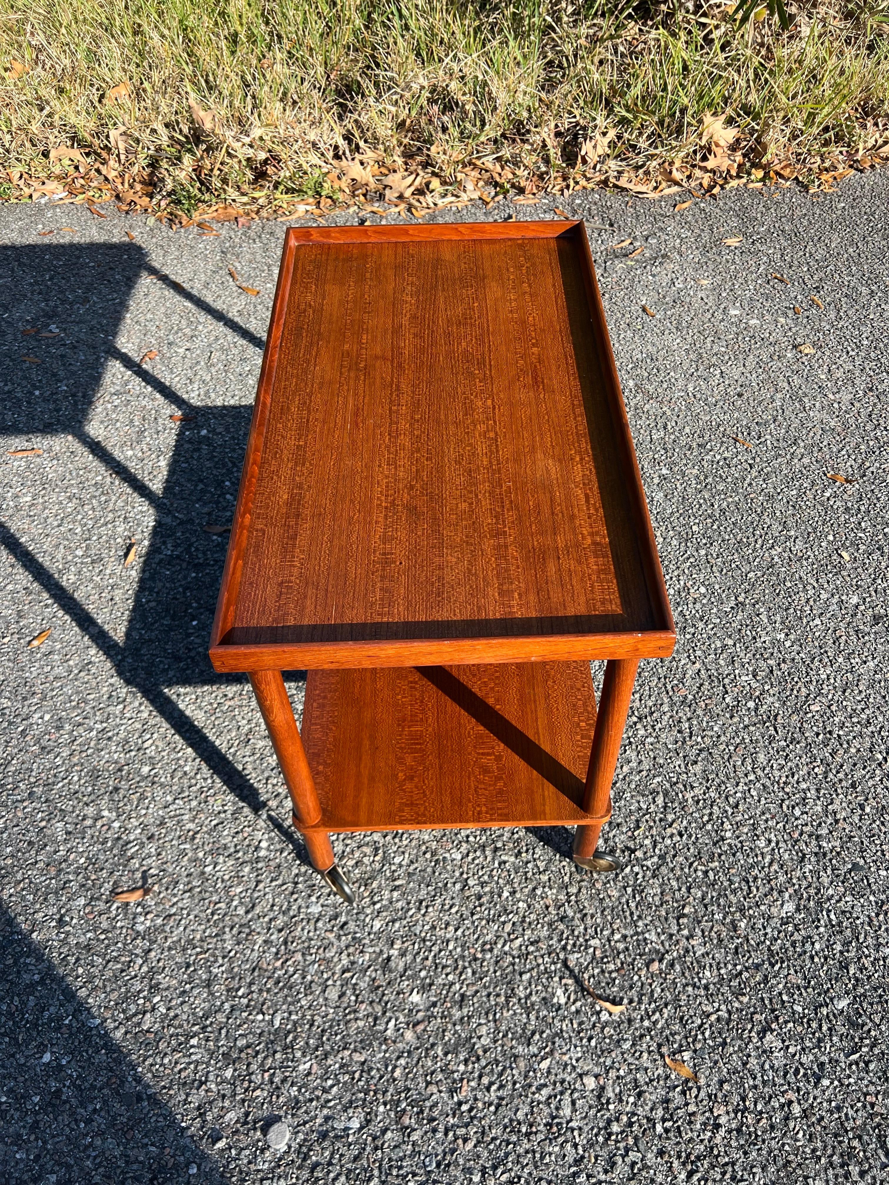Mid-Century Modern Chariot de bar en teck danois de style Borg Mogensen, milieu du 20e siècle en vente