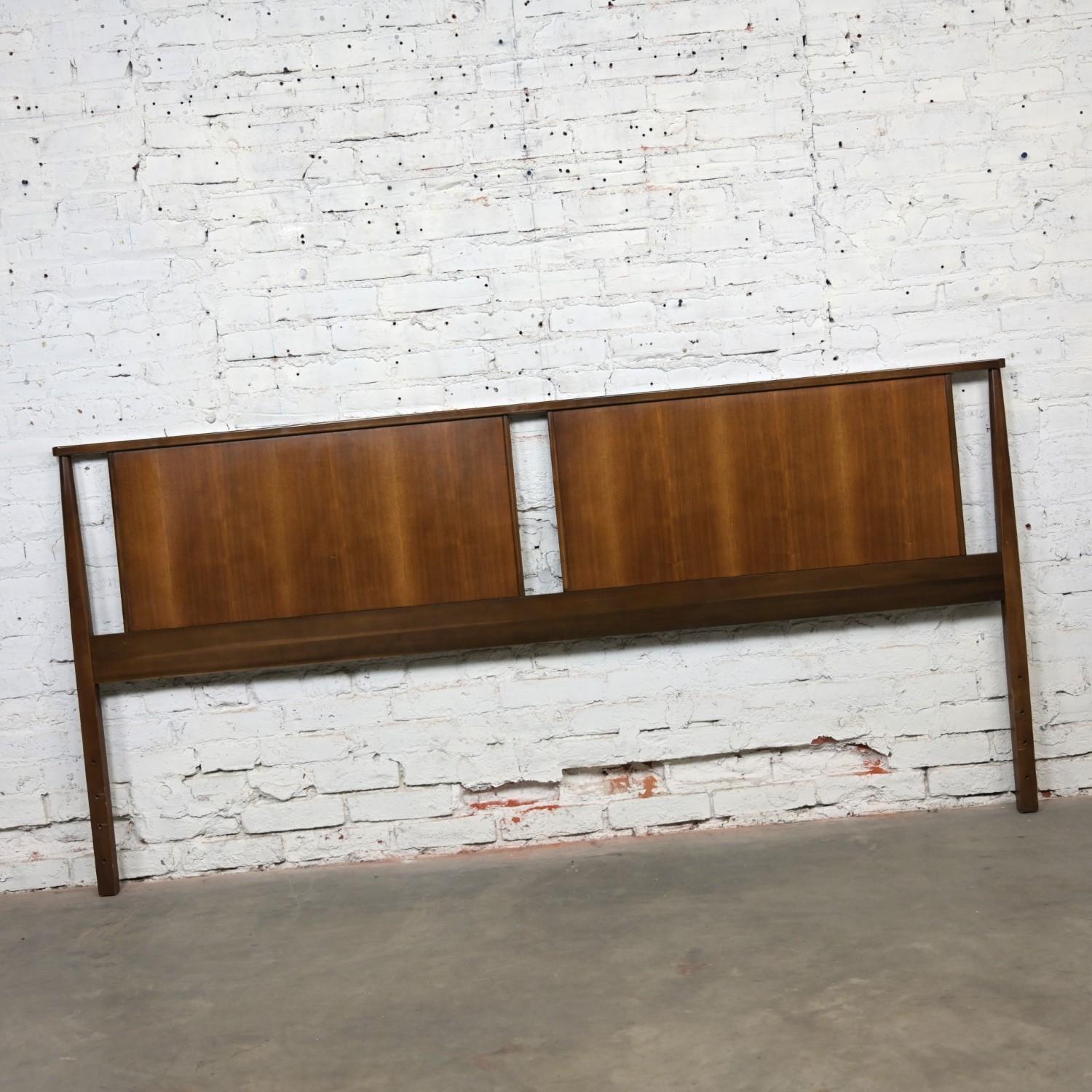 Mid-20th Century Mid Century Modern King Sized Double Paneled Walnut Headboard  In Good Condition For Sale In Topeka, KS