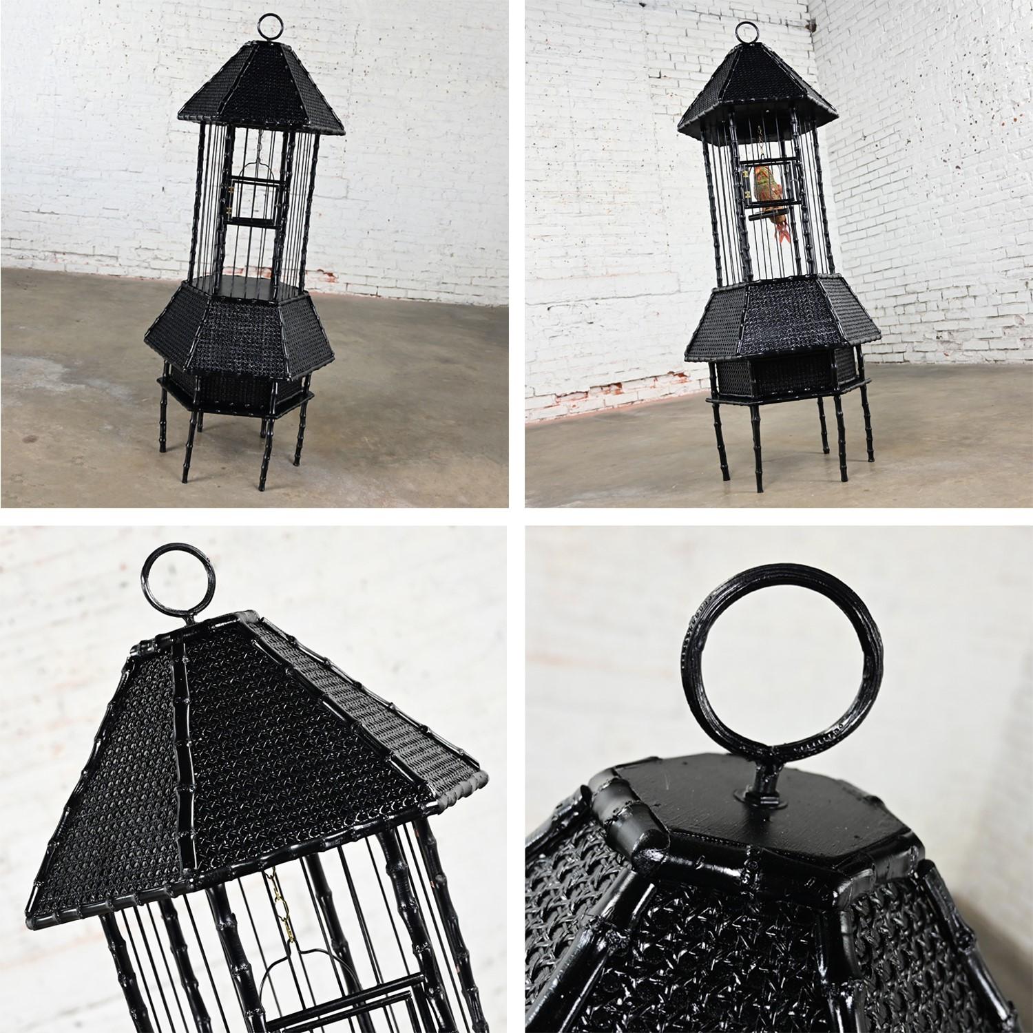 Bambú Pintado de Negro Jaula Alta de Pájaro de Pie Moderna de Mitad del Siglo XX en venta 3