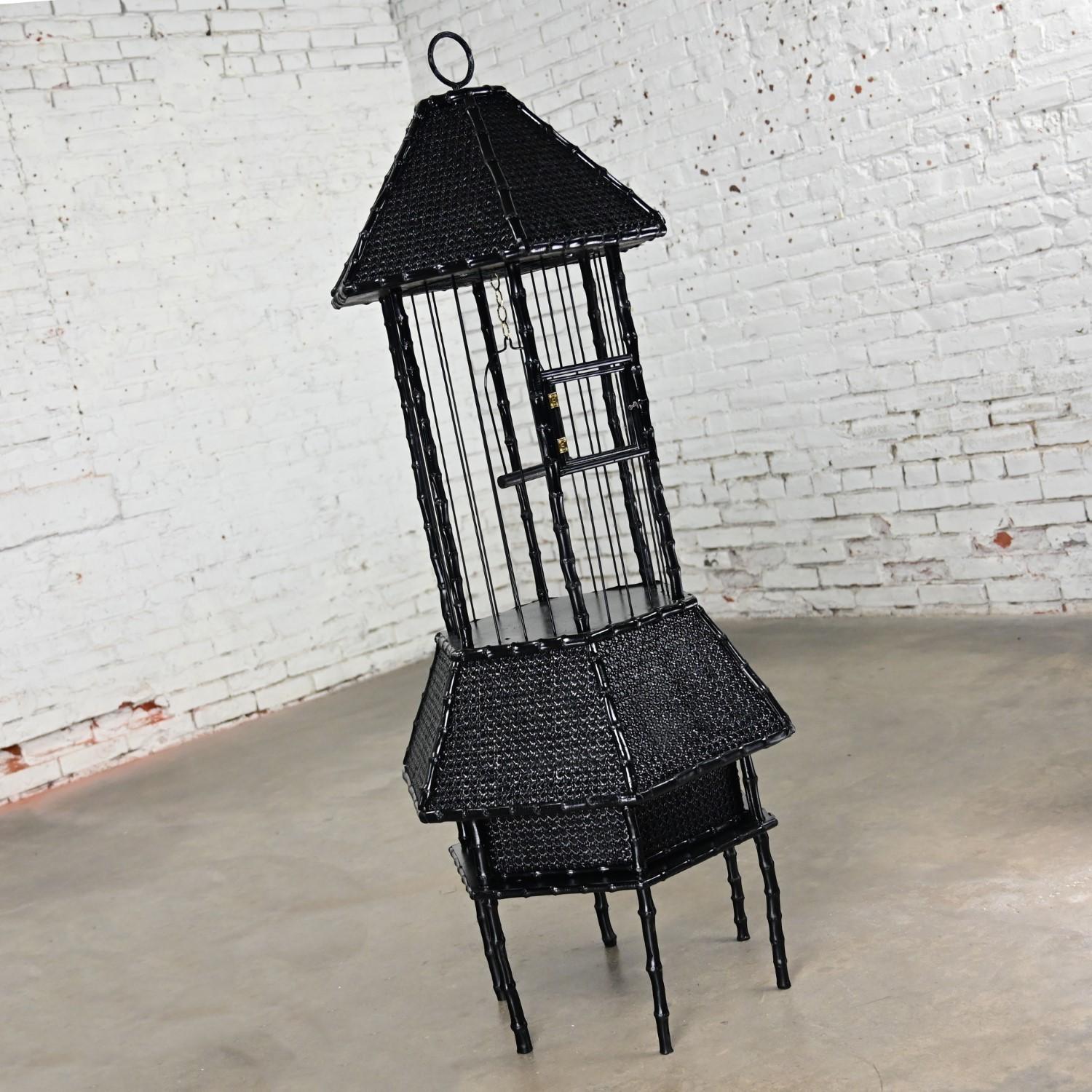Bambú Pintado de Negro Jaula Alta de Pájaro de Pie Moderna de Mitad del Siglo XX en venta 4