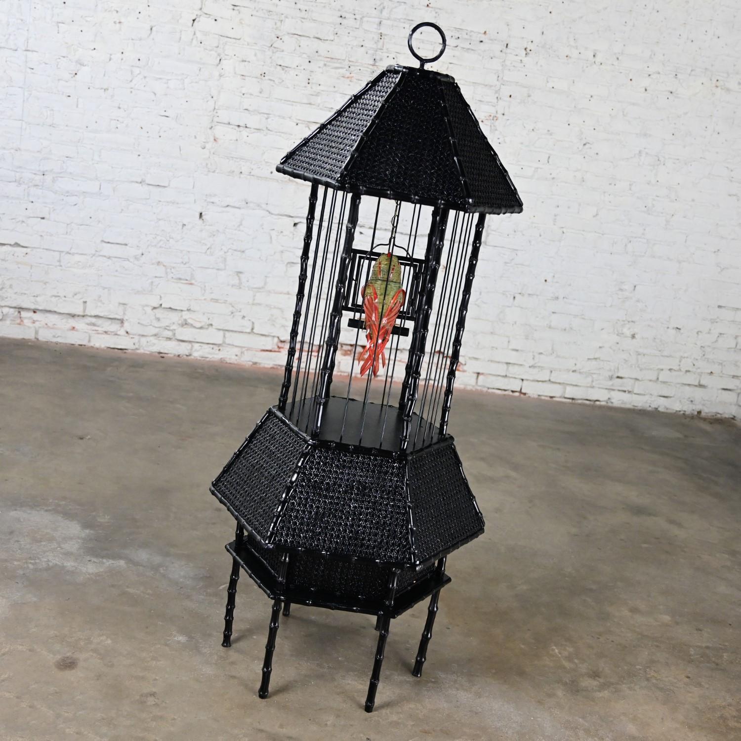 Bambú Pintado de Negro Jaula Alta de Pájaro de Pie Moderna de Mitad del Siglo XX en venta 5