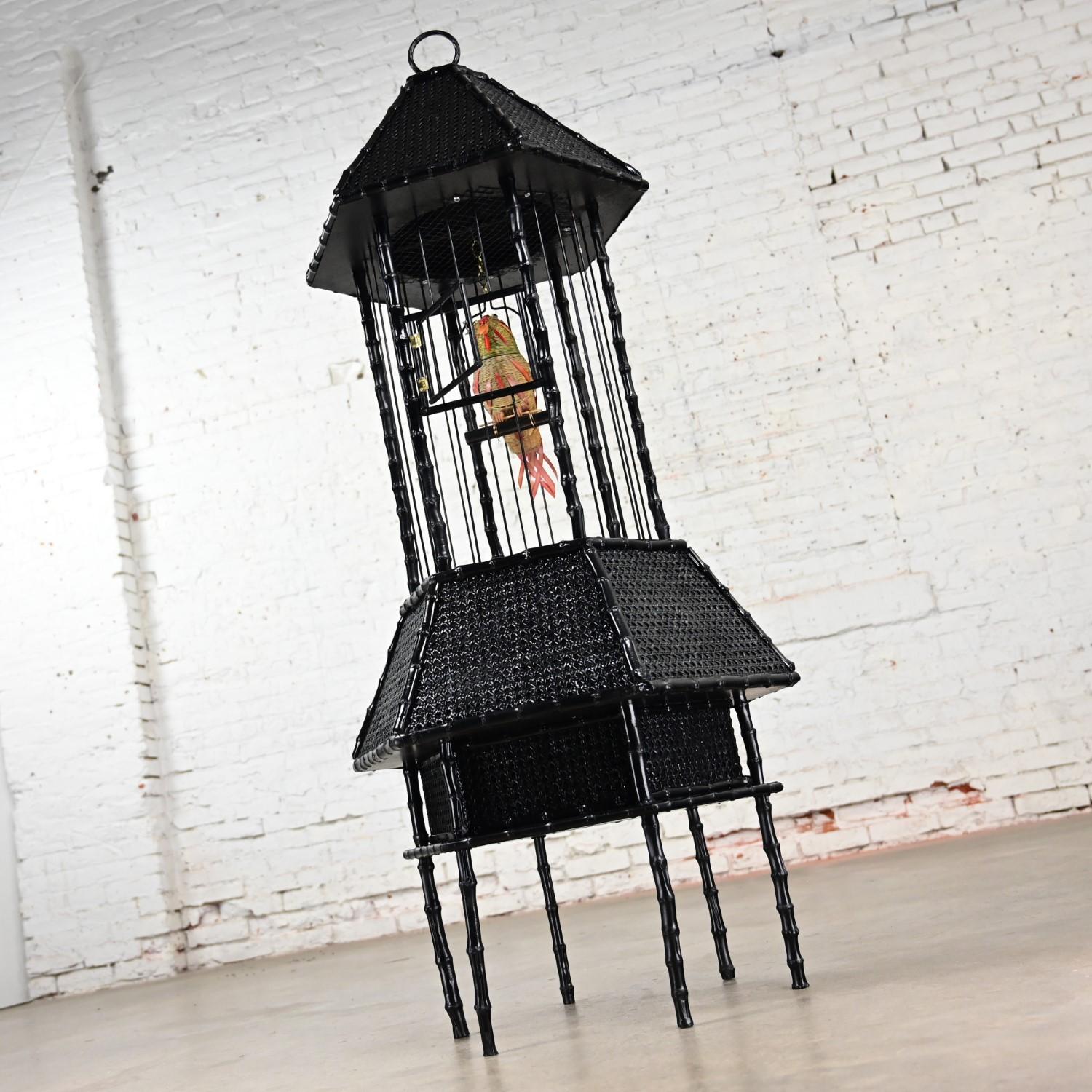 Bambú Pintado de Negro Jaula Alta de Pájaro de Pie Moderna de Mitad del Siglo XX en venta 7
