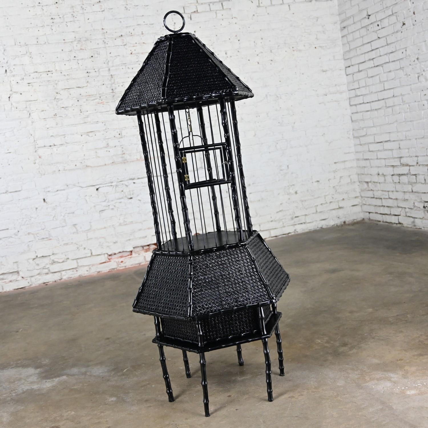 Bambú Pintado de Negro Jaula Alta de Pájaro de Pie Moderna de Mitad del Siglo XX Desconocido en venta