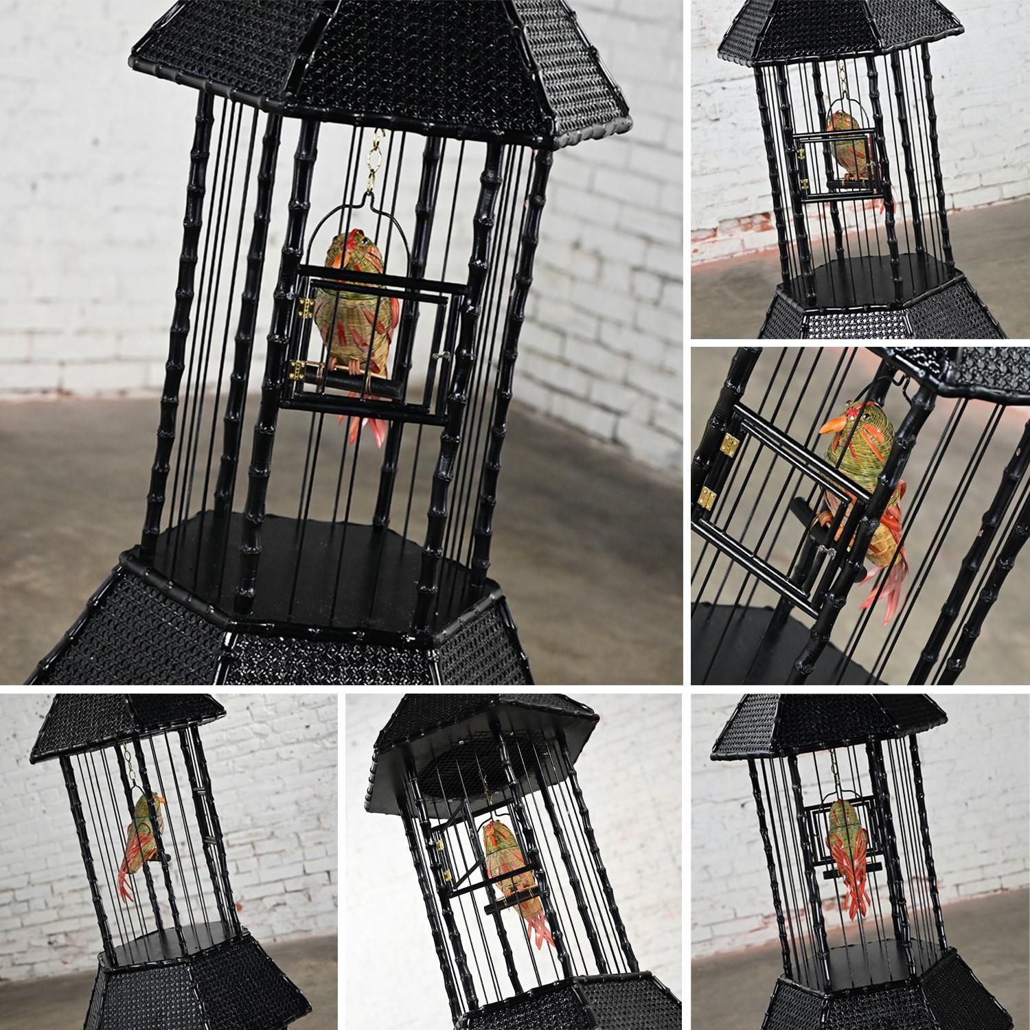Bambú Pintado de Negro Jaula Alta de Pájaro de Pie Moderna de Mitad del Siglo XX en venta 1