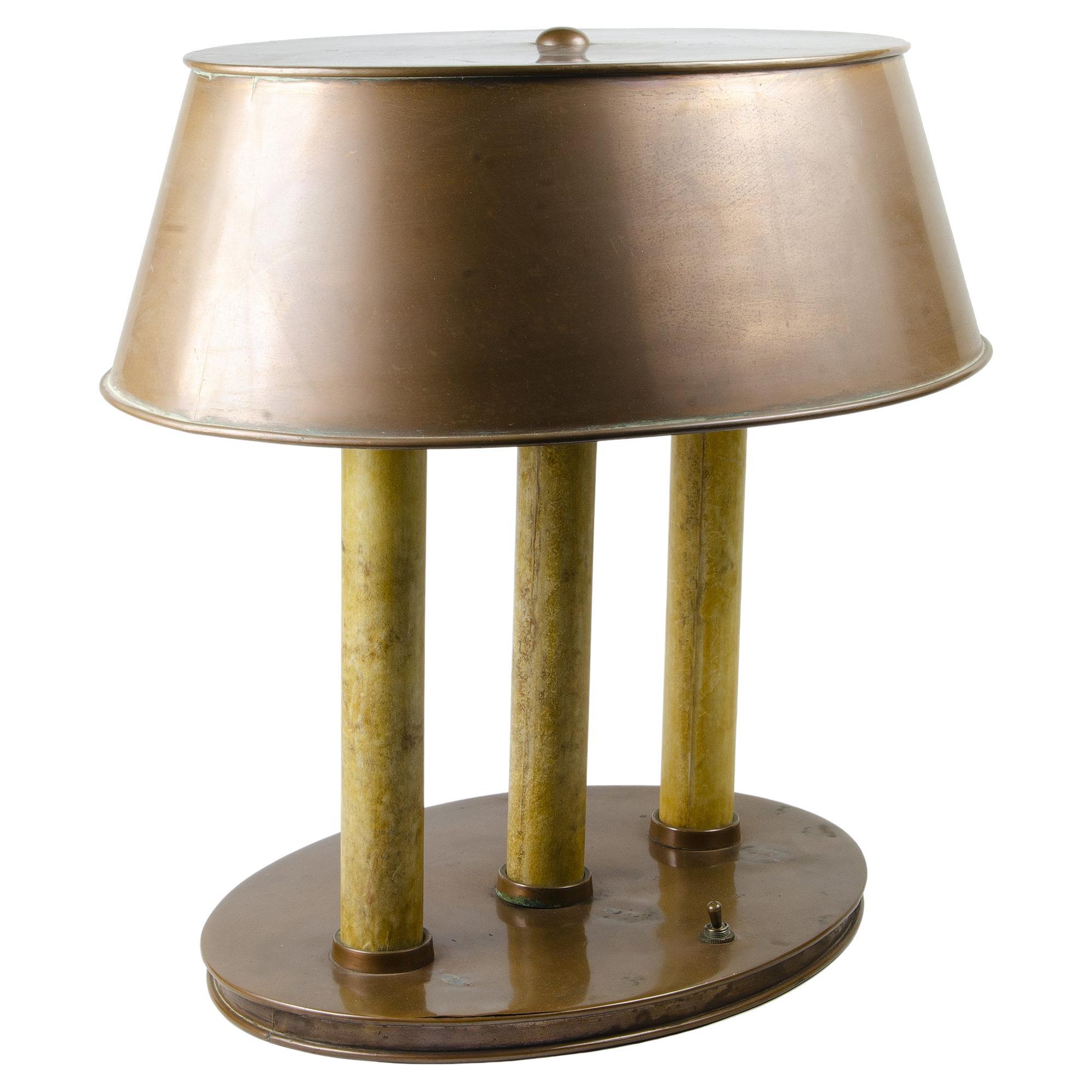 Lampe de table Bouillotte moderne du milieu du 20e siècle avec corps et abat-jour en laiton, Italie en vente