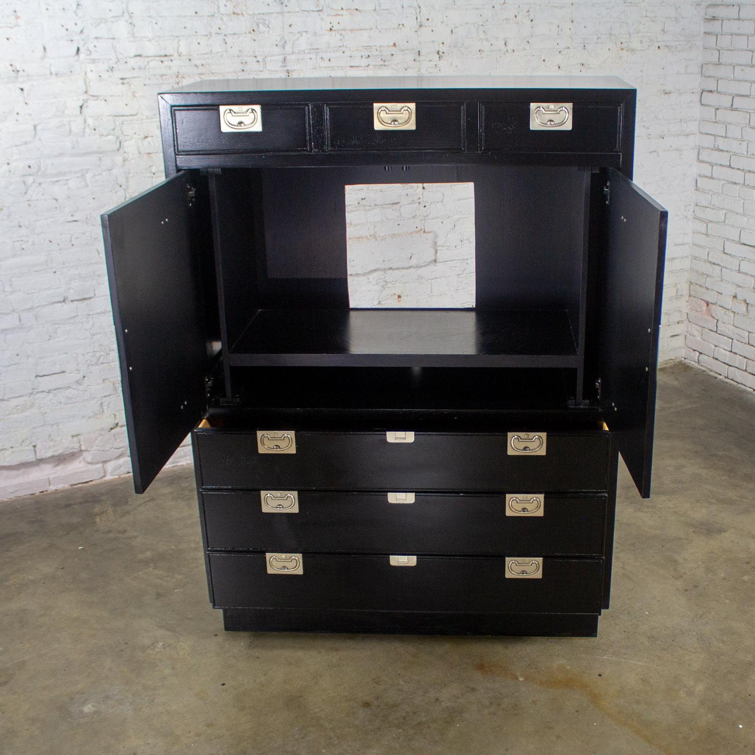 Mitte des 20. Jahrhunderts Modern Campaigner Henredon Schwarz Entertainment Cabinet oder Armoire im Angebot 6