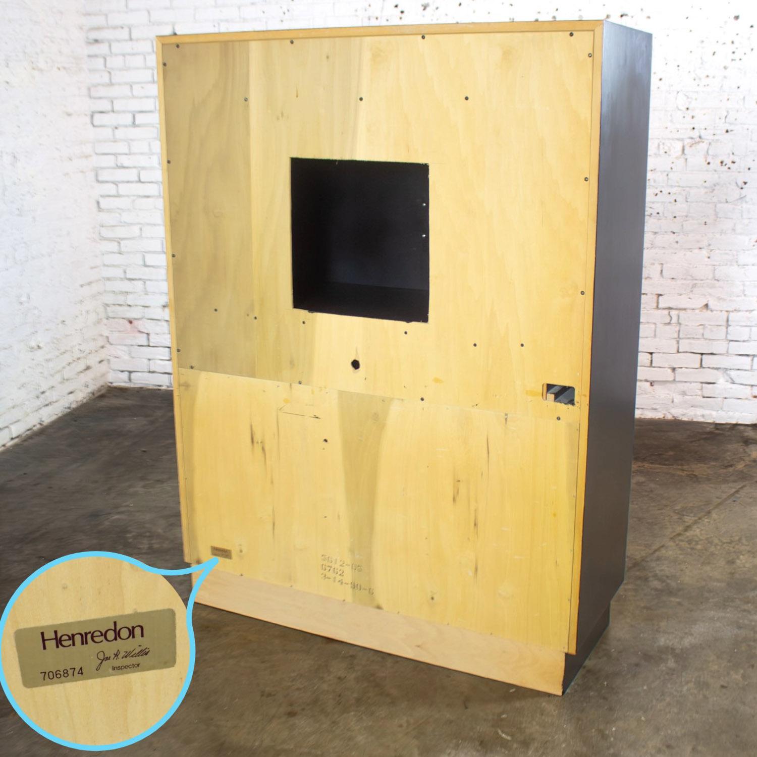 Mitte des 20. Jahrhunderts Modern Campaigner Henredon Schwarz Entertainment Cabinet oder Armoire im Angebot 9