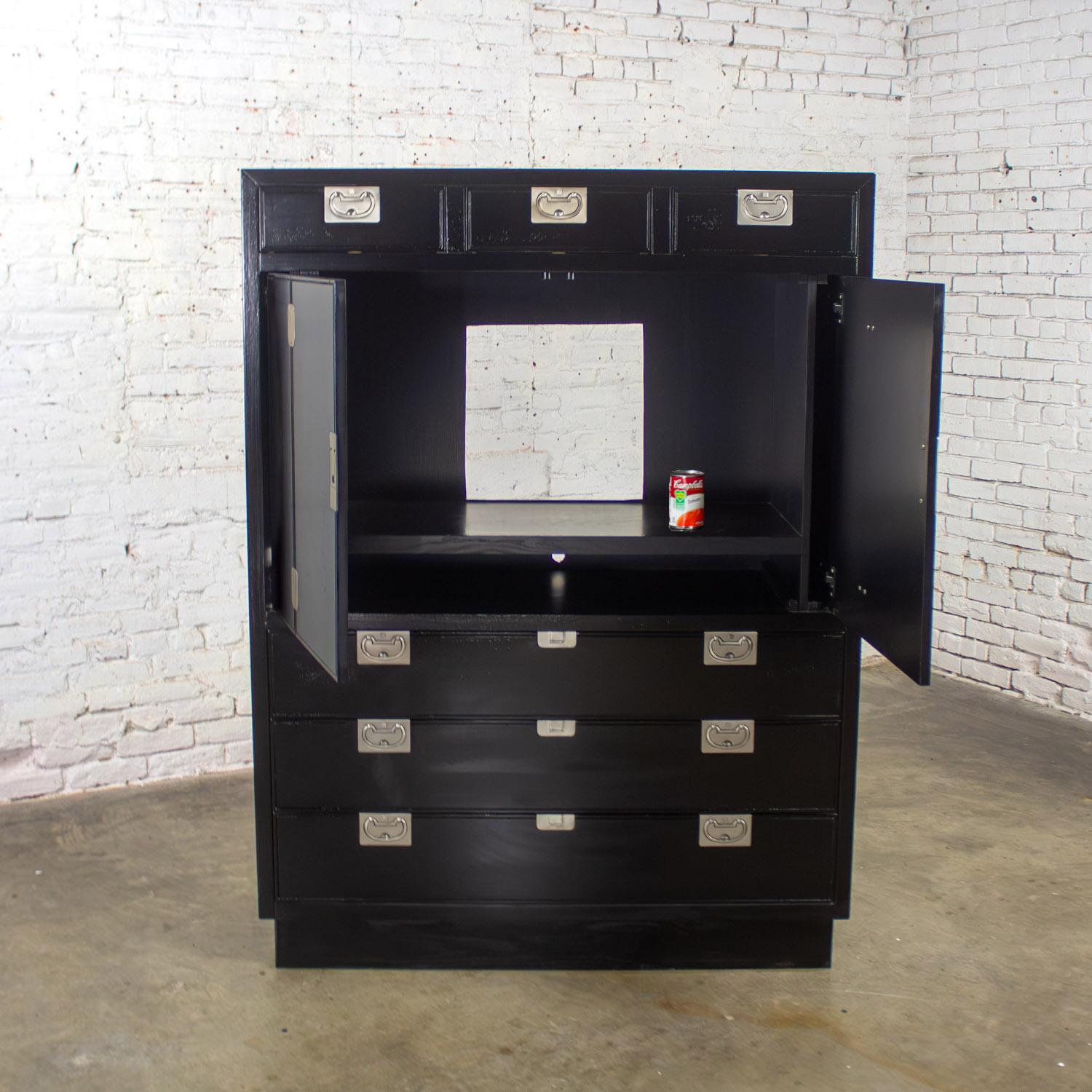 Mitte des 20. Jahrhunderts Modern Campaigner Henredon Schwarz Entertainment Cabinet oder Armoire im Angebot 13