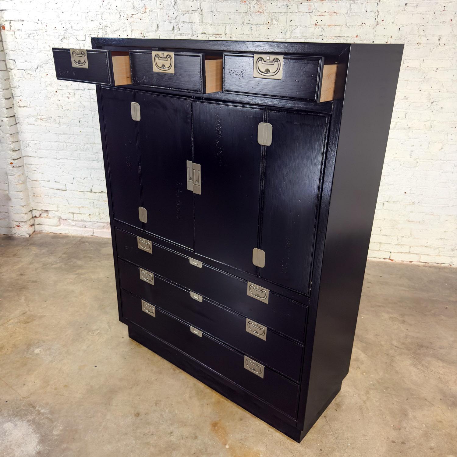 Mitte des 20. Jahrhunderts Modern Campaigner Henredon Schwarz Entertainment Cabinet oder Armoire im Angebot 3