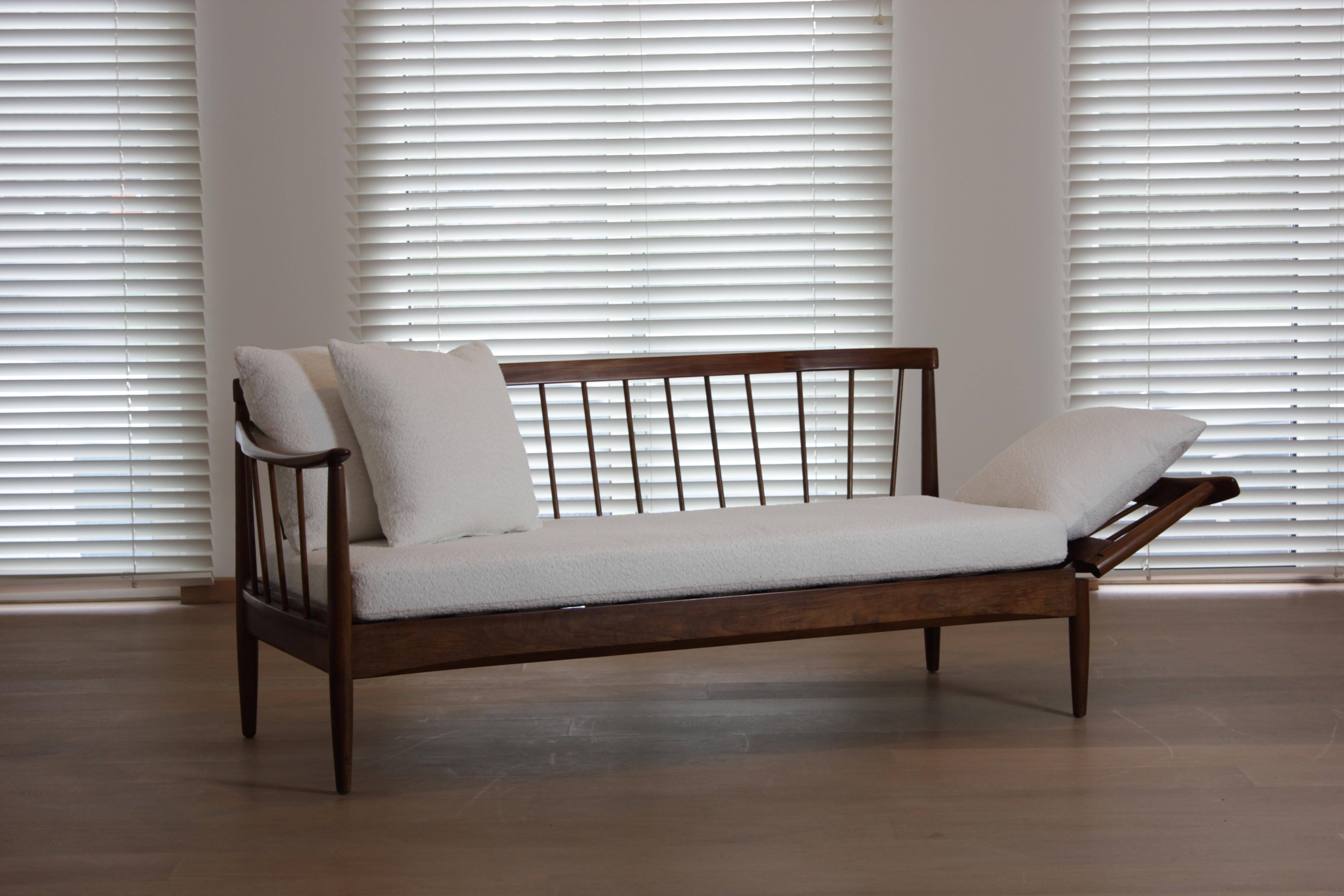 Mid 20th Century Modern Daybed by Greaves & Thomas, 1960s For Sale 5