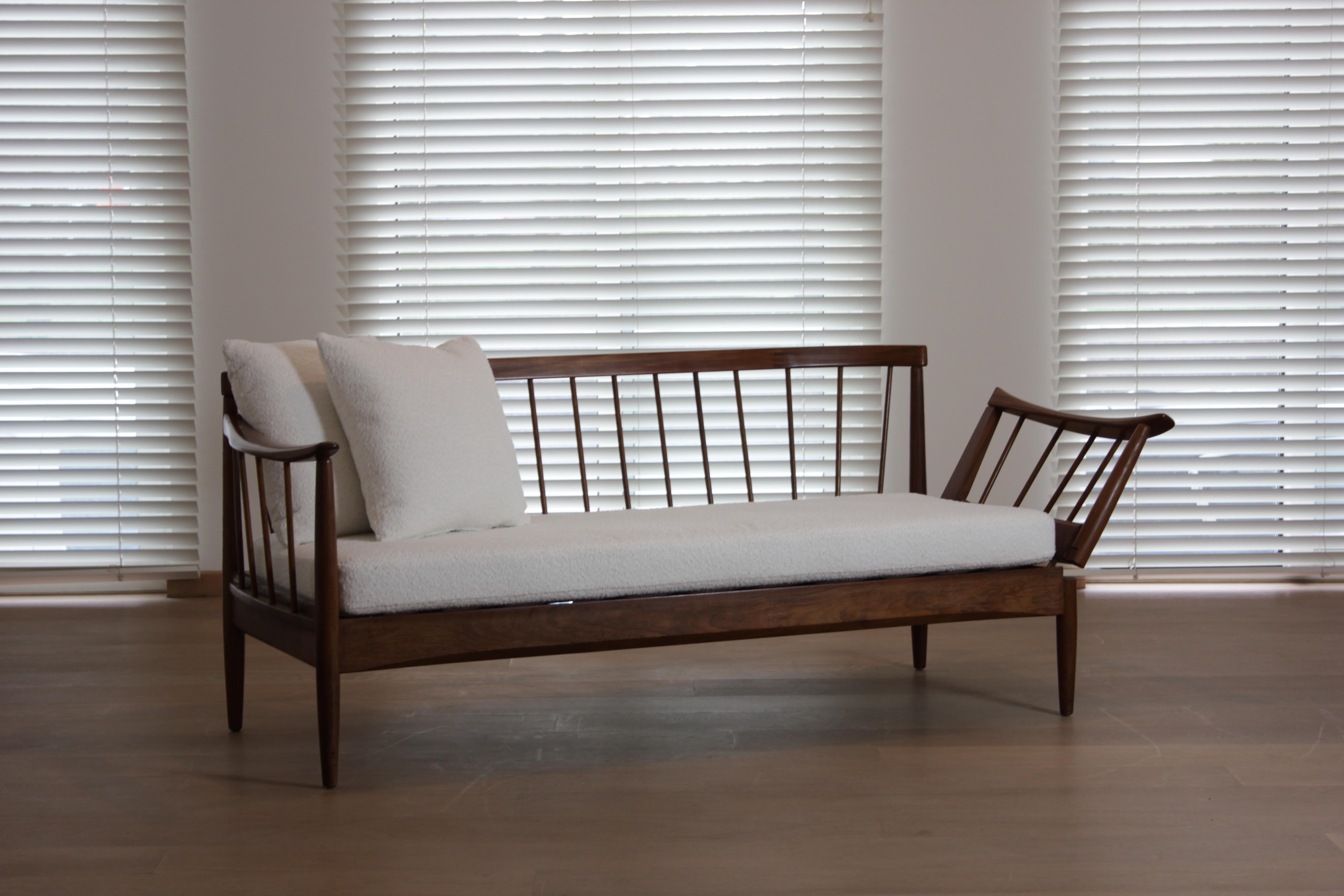 Mid 20th Century Modern Daybed by Greaves & Thomas, 1960s For Sale 6