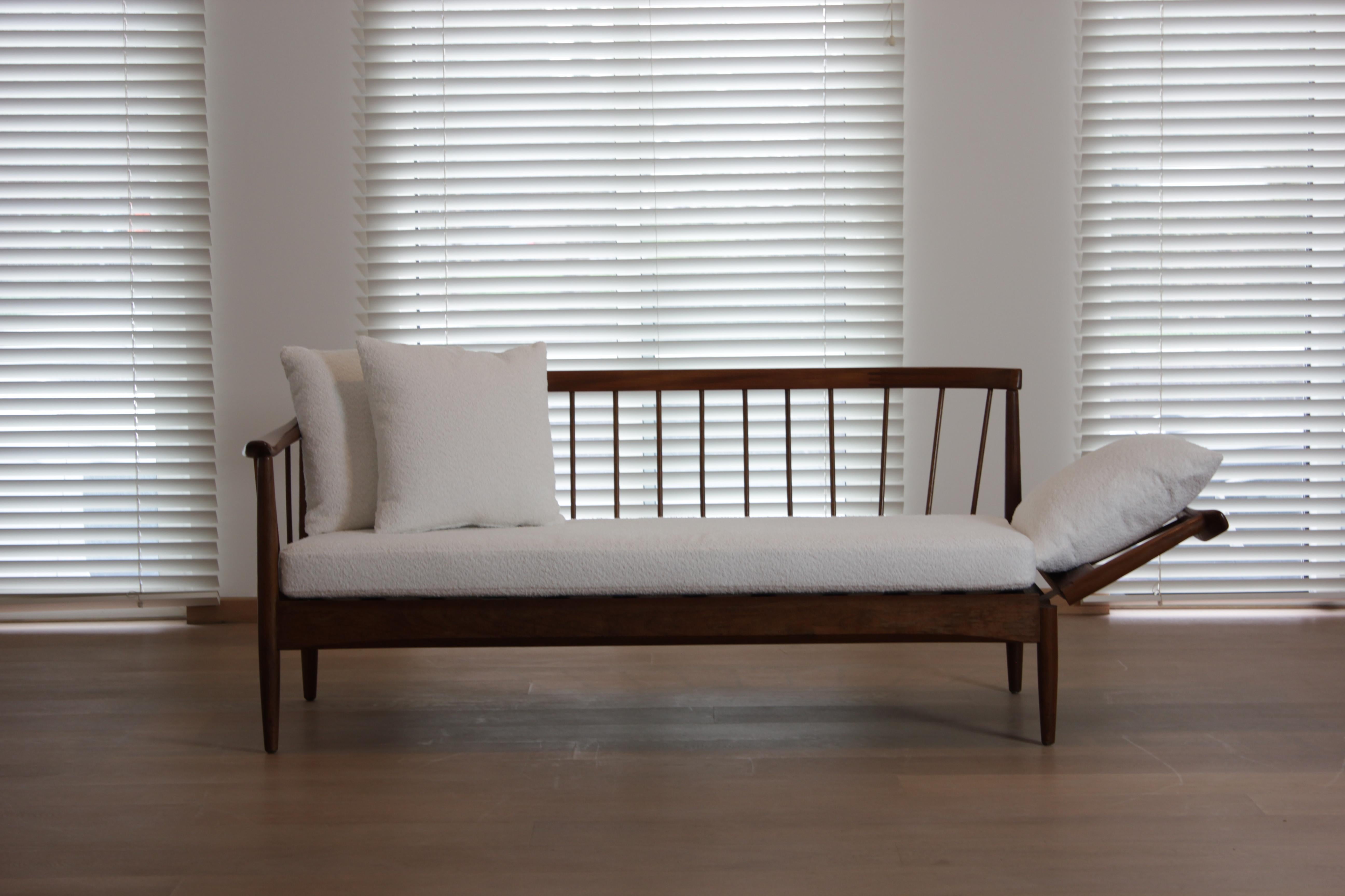 Mid 20th Century Modern Daybed by Greaves & Thomas, 1960s For Sale 1