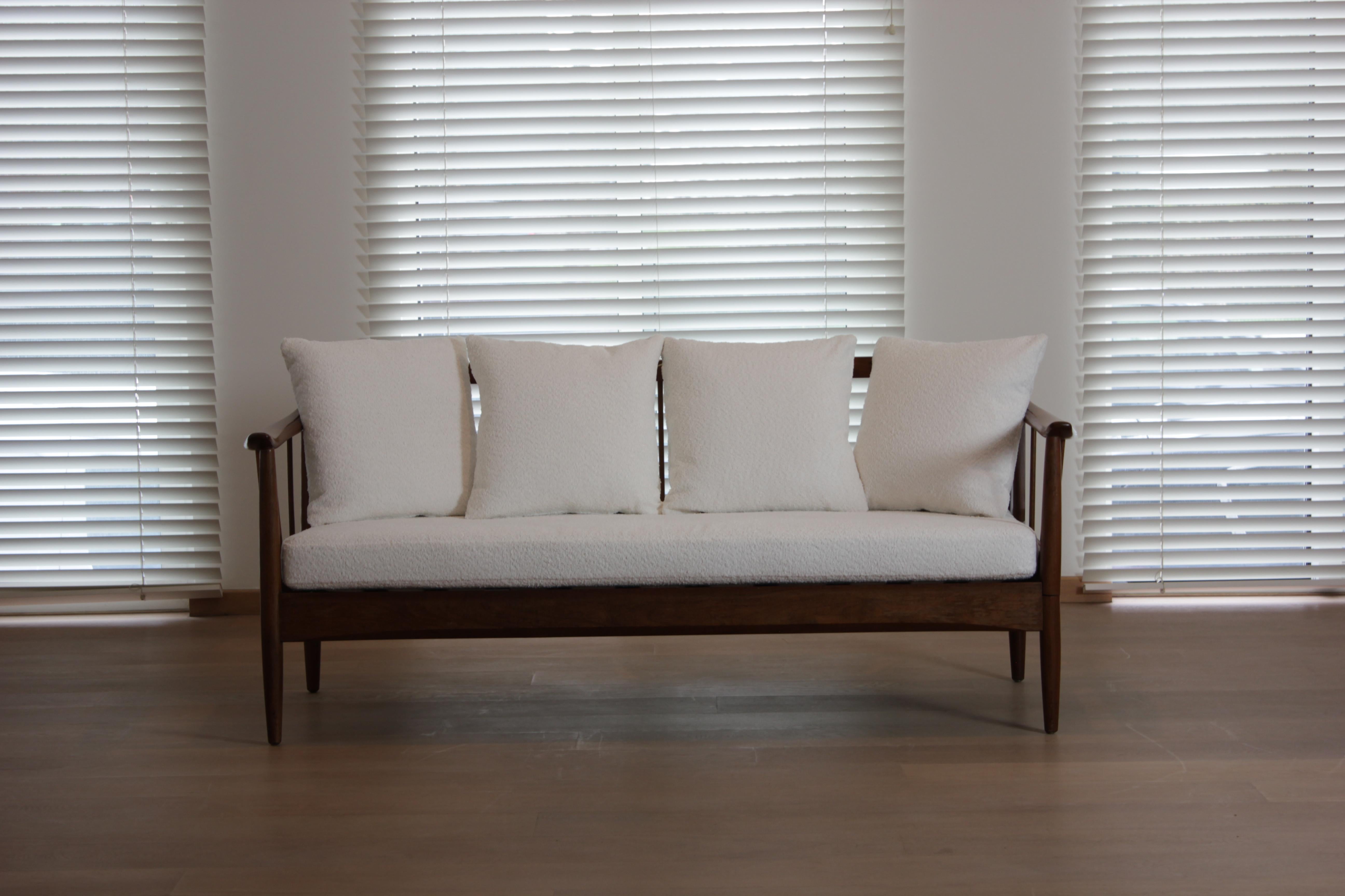 Mid 20th Century Modern Daybed by Greaves & Thomas, 1960s For Sale 3
