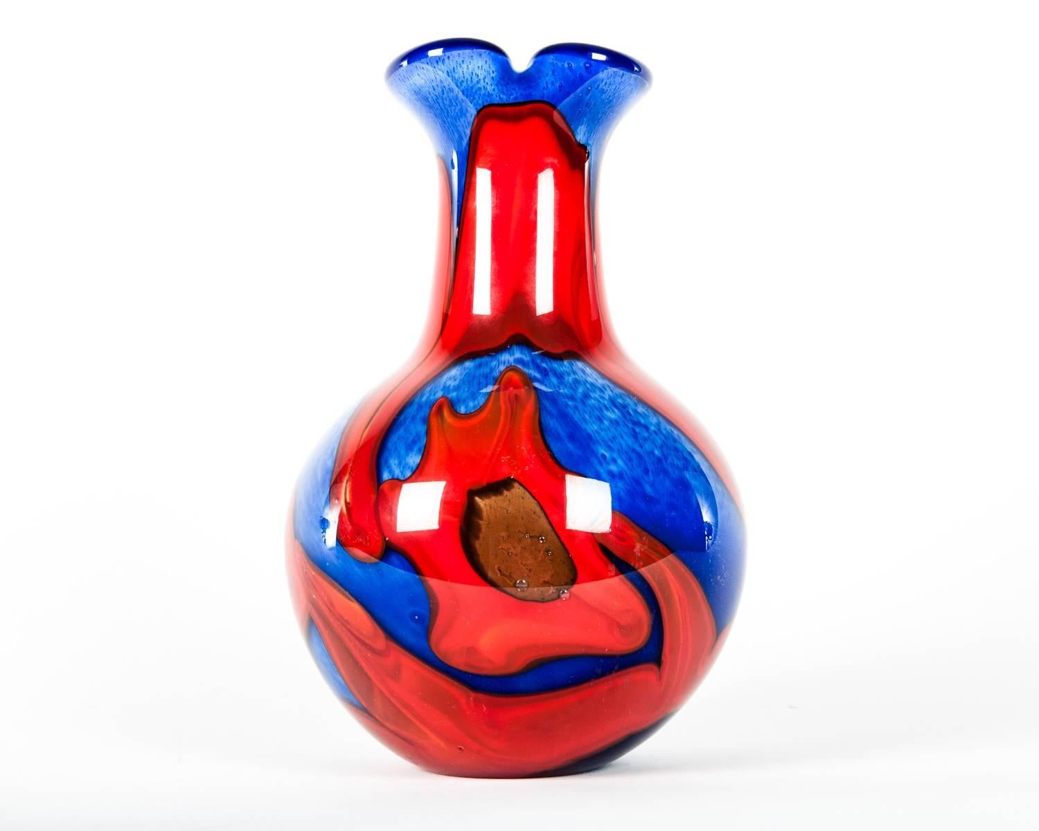 Moderne dekorative Vase aus der Mitte des 20. Jahrhunderts / Stück im Zustand „Gut“ im Angebot in Tarry Town, NY