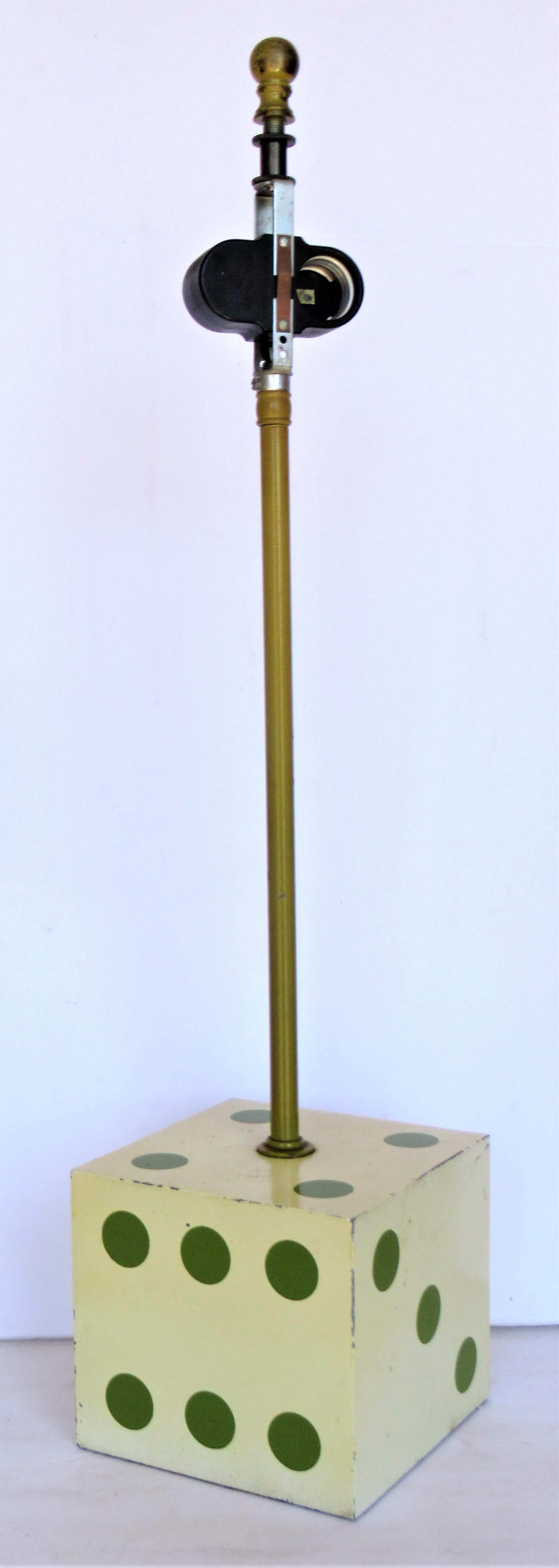 Mid Century Modern Würfel Form Tischlampe im Angebot 2