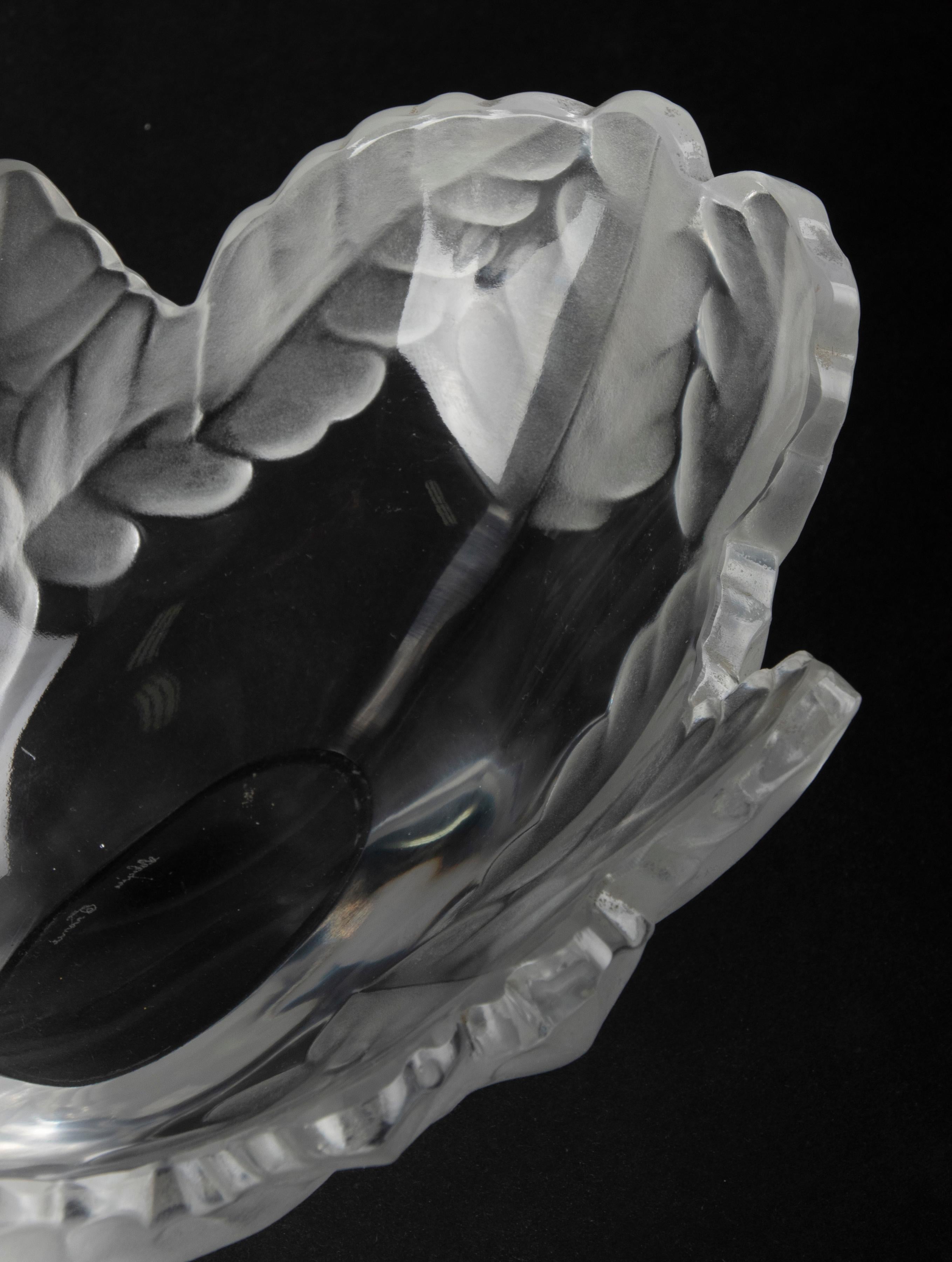 Bol en cristal dépoli moderne du milieu du 20e siècle par Lalique Modèle « Compiegne ». en vente 2