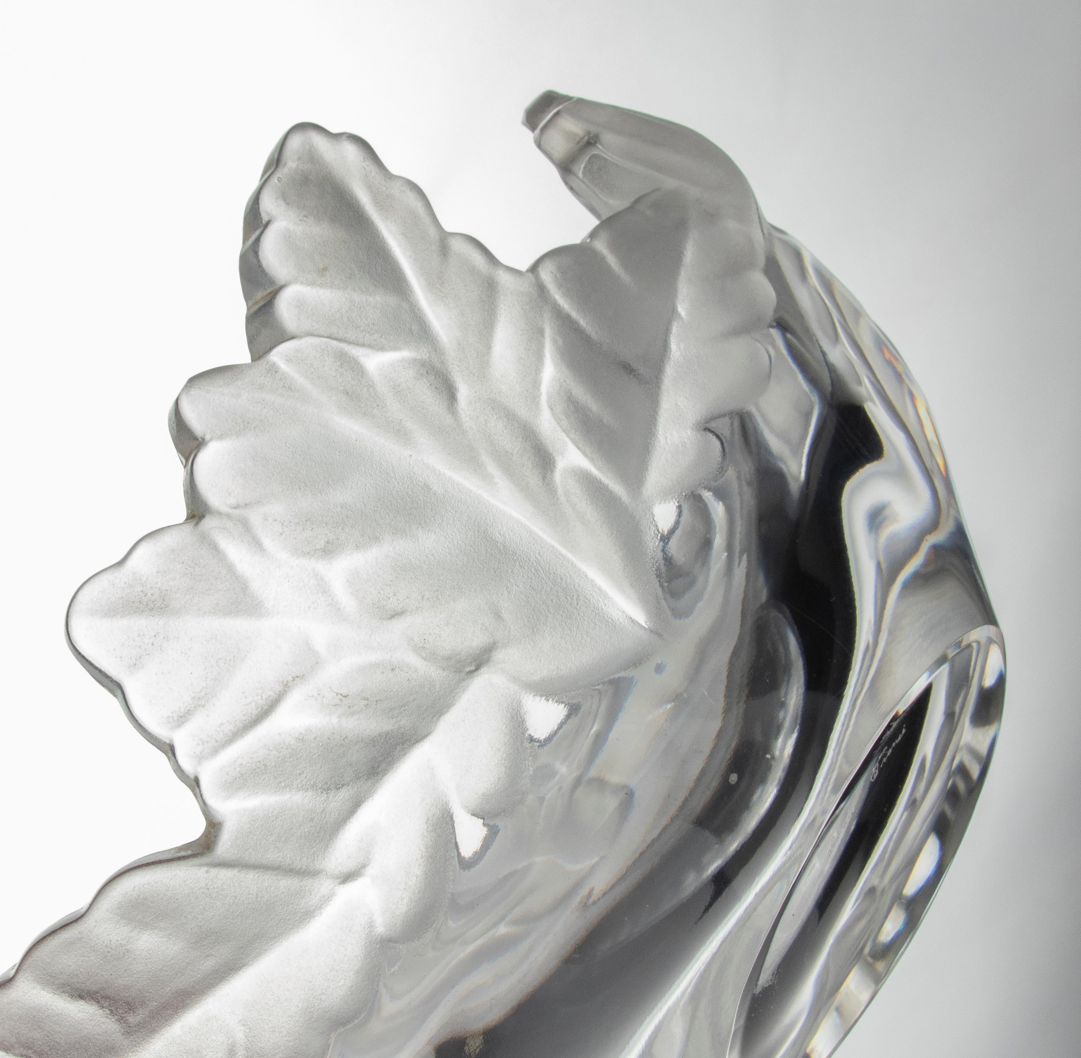 Moderne Schale aus mattiertem Kristall von Lalique, Modell „Compiegne“, Mitte des 20. Jahrhunderts im Angebot 12