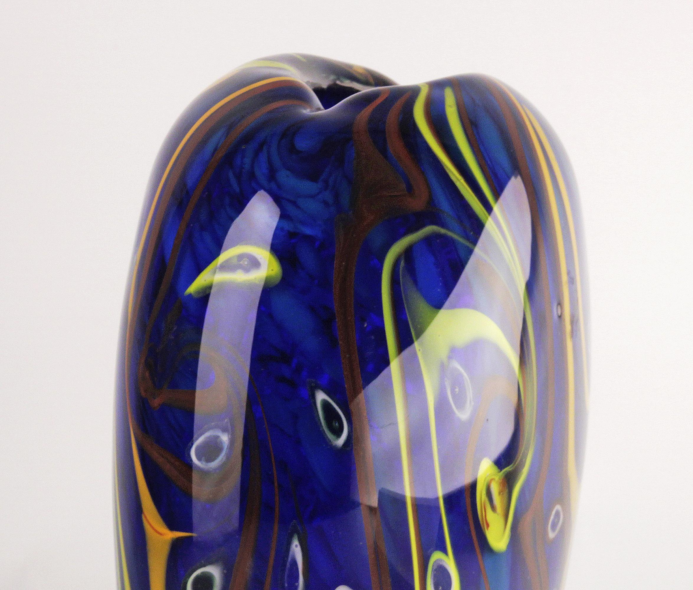 XX secolo Vaso in vetro di Murano blu smaltato colorato di design italiano della metà del 20° secolo in vendita