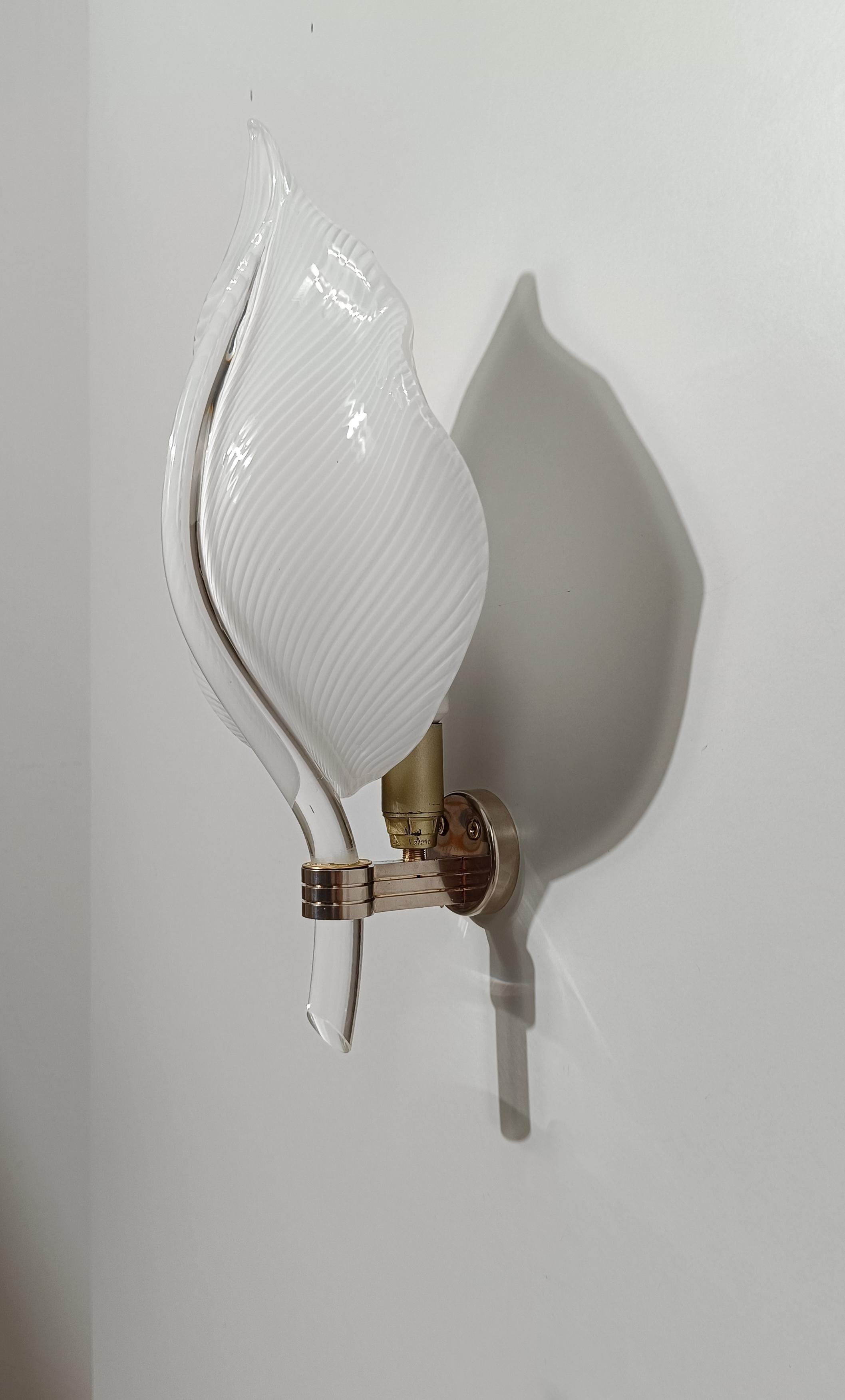Applique à feuilles du milieu du XXe siècle en verre de Murano rayé blanc, Italie, années 60 en vente 10