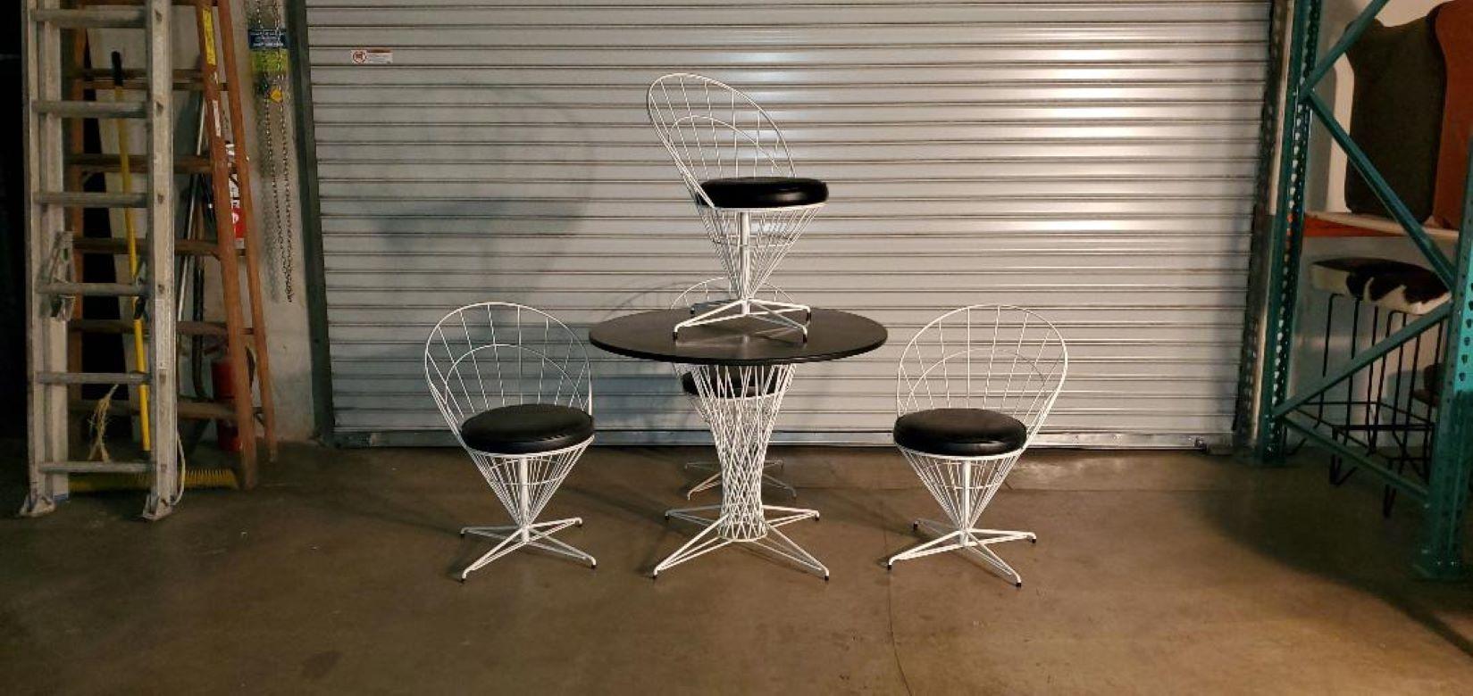 Mid 20th Century Modern Open Metal Wire Dining Table and Chairs, Set of 5 For Sale 5