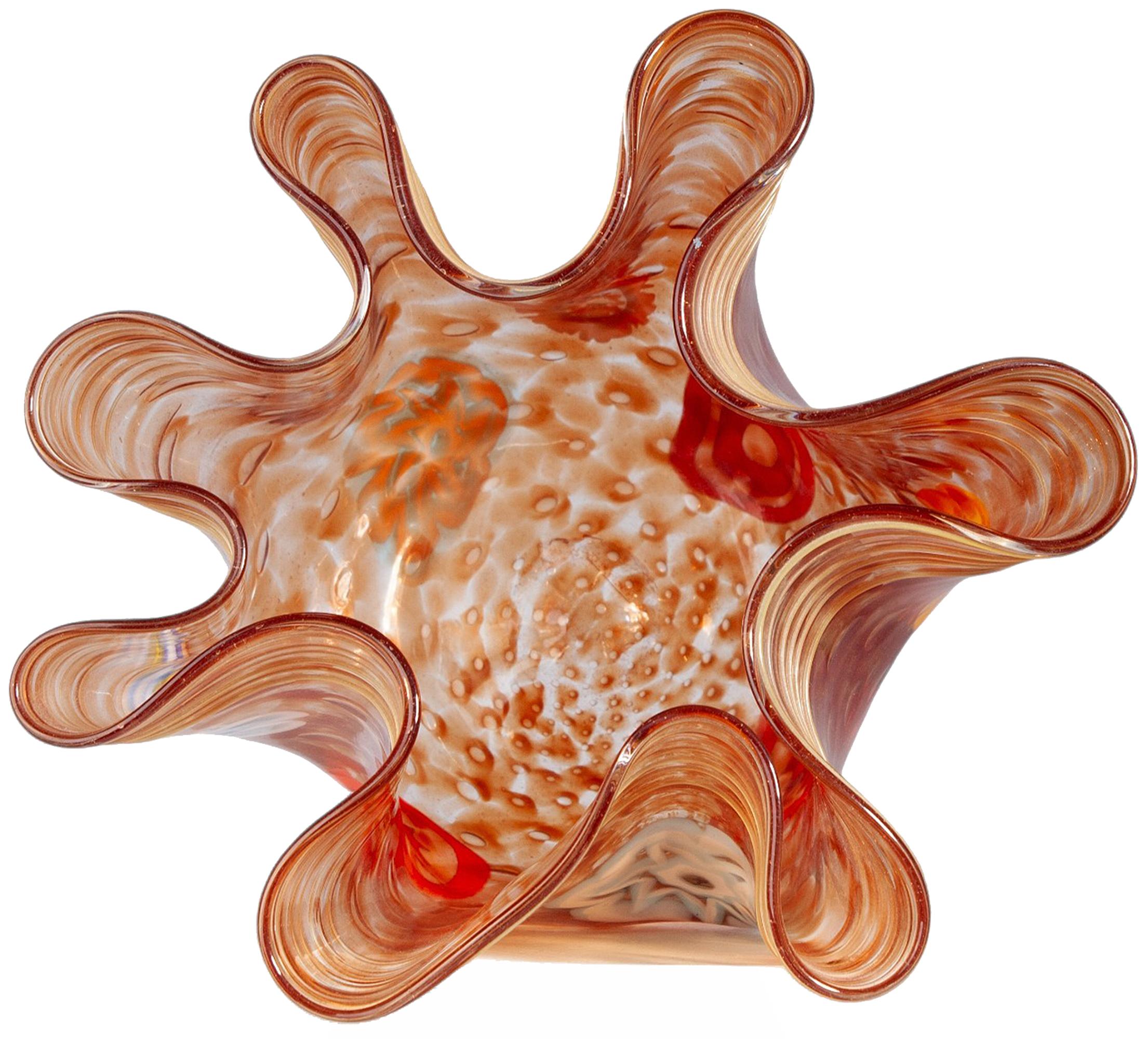 Mitte des 20. Jahrhunderts Modernes oranges Murano-Glas 'Fazzoletto' Vase mit Foldes, Italien im Angebot 3